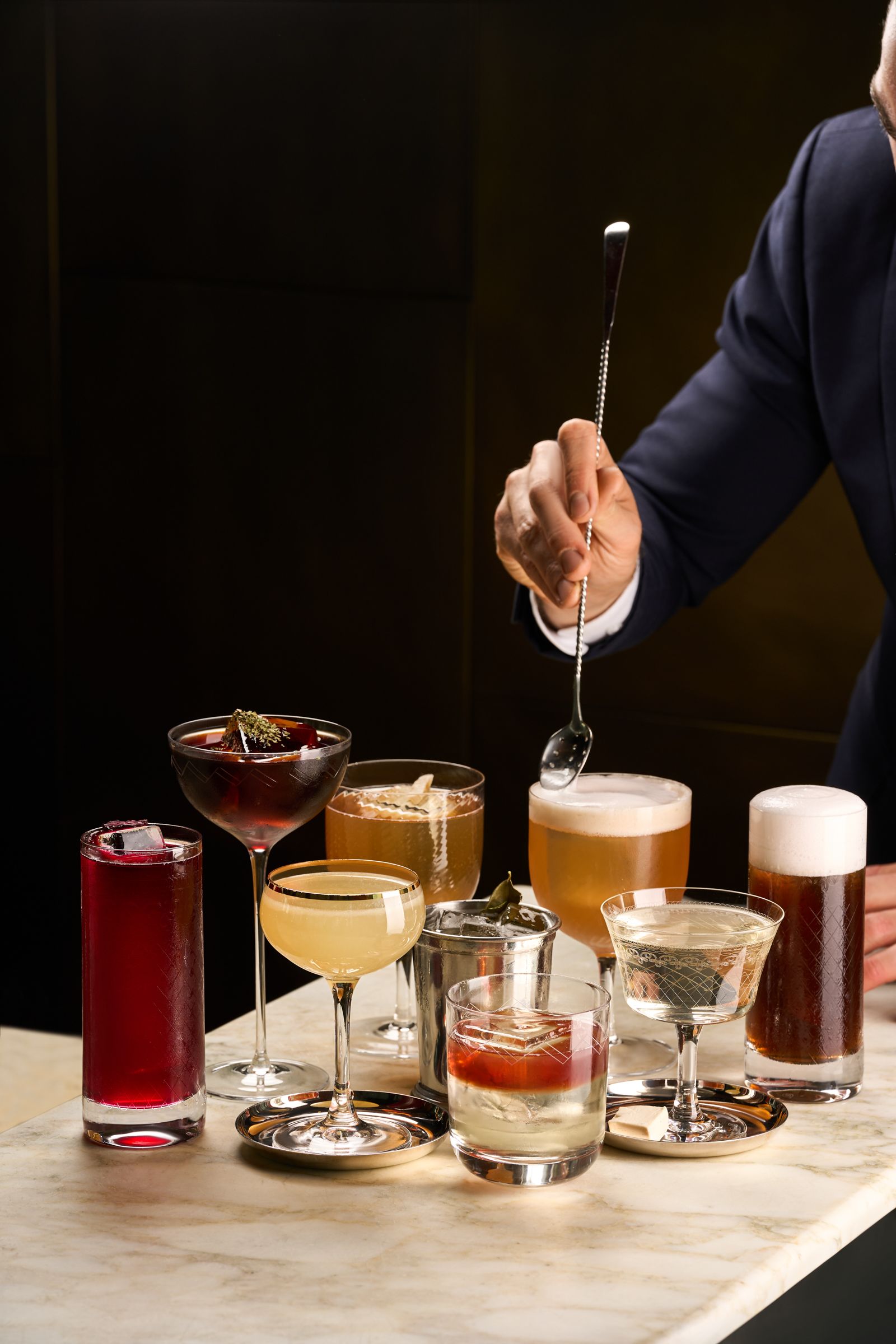 Das sind die Bundesländer-Cocktails, die das Rosewood nun für die Sommernächte anbietet. Wien ist der 3. von links