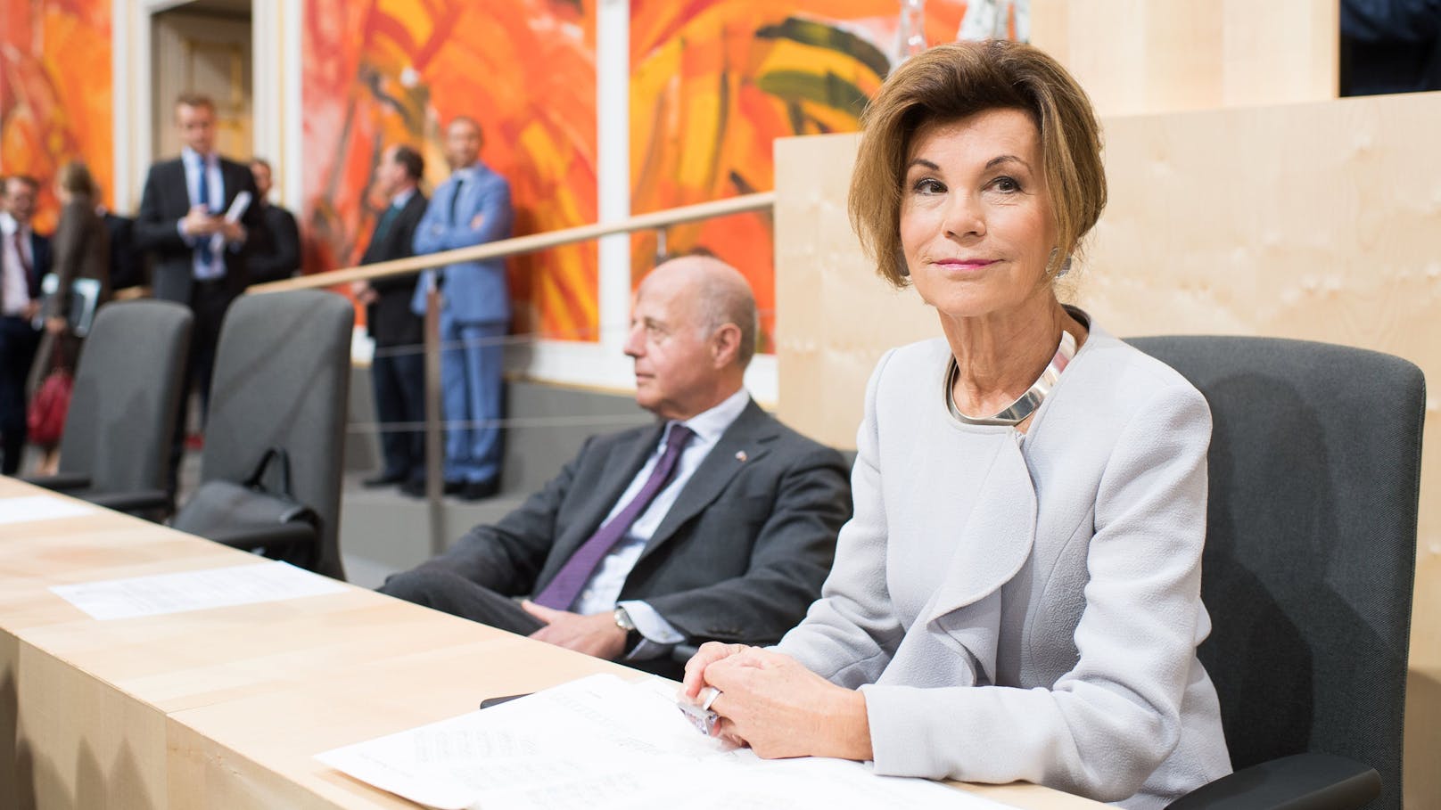 Bierlein vor Vizekanzler und Justizminister <strong>Clemens Jabloner</strong> bei der Konstituierende Sitzung des Nationalrates mit Wahl des neuen Präsidiums am 23. Oktober 2019.