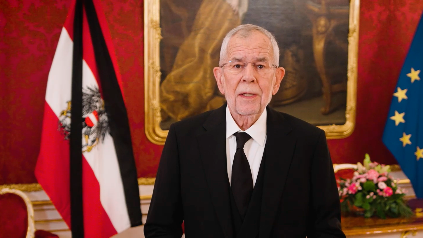 Alexander Van der Bellen gelobte Brigitte Bierlein einst als Kanzlerin an.