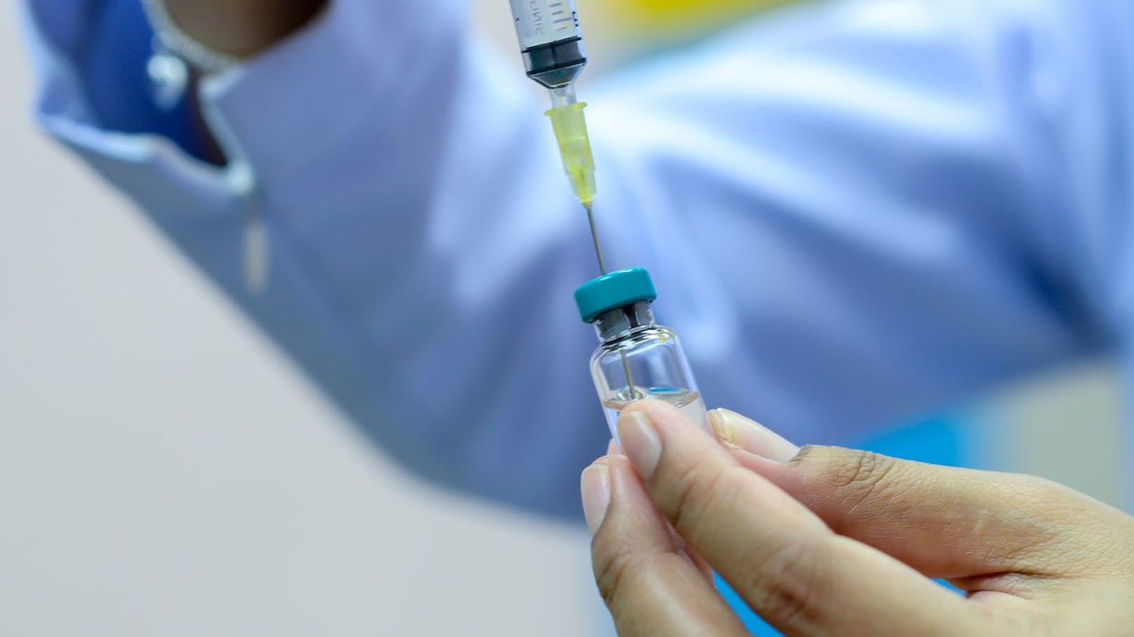 Weltpremiere – Erster Patient bekommt Darmkrebs-Impfung