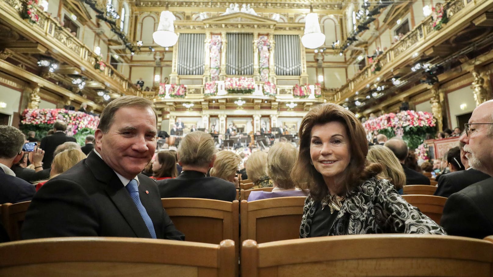 Die damalige Kanzlerin neben dem schwedischen Ministerpräsident <strong>Stefan Löfven</strong> beim&nbsp;Neujahrskonzerts der Wiener Philharmoniker im Musikverein am 1. Jänner 2020.