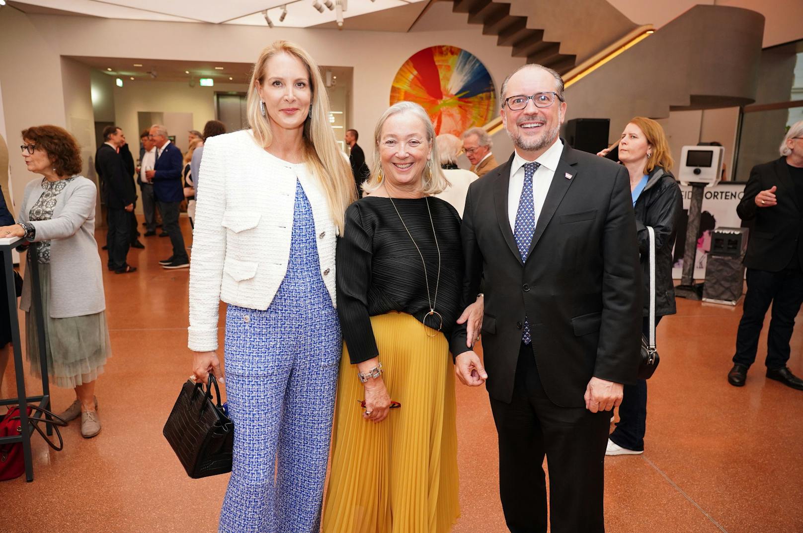 "Heute"-Herausgeberin Eva Dichand mit Museumsdirektorin Agnes Husslein-Arco und Außenminister Alexander Schallenberg.