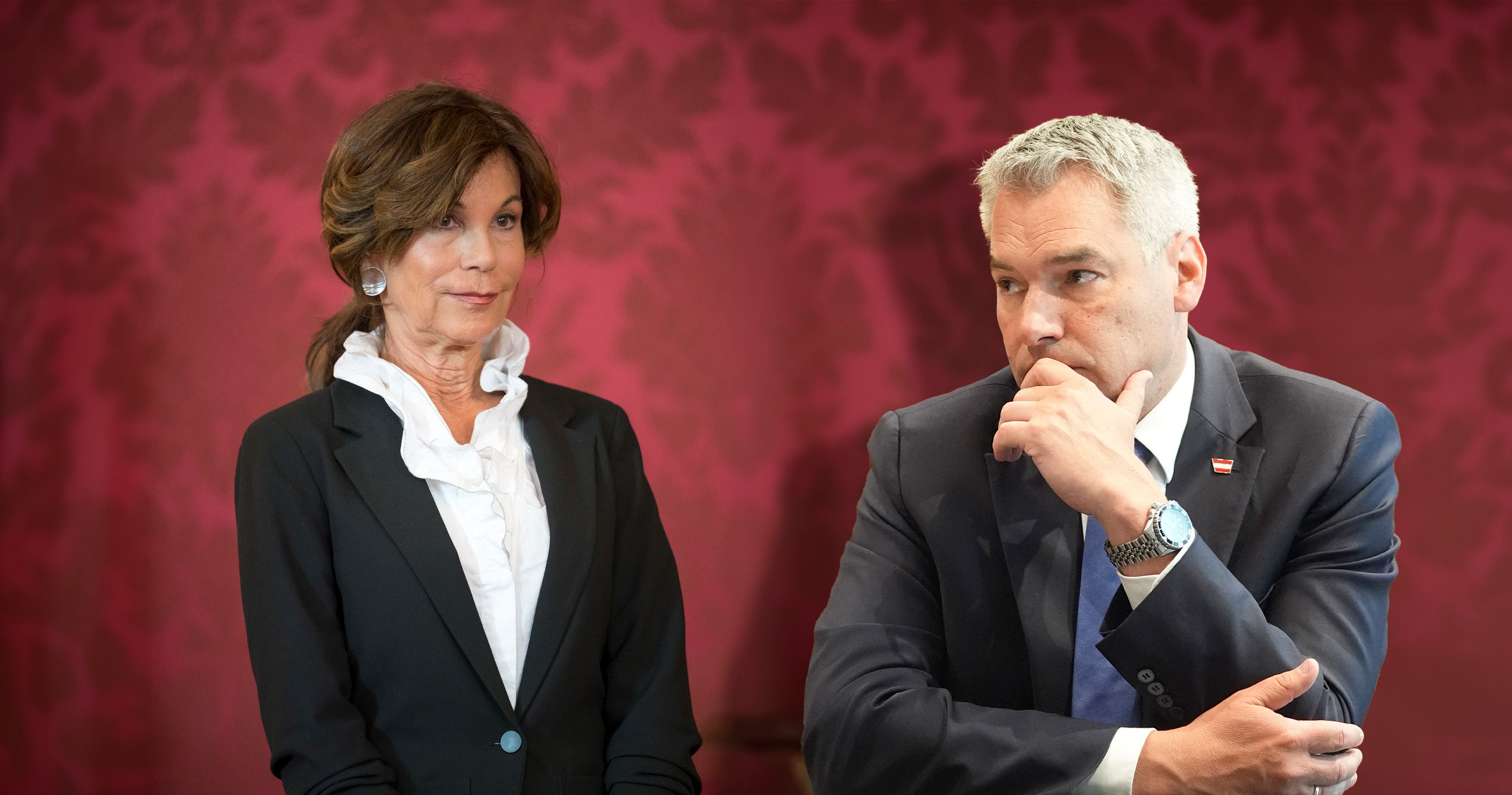 Kanzler Karl Nehammer will Ex-Kanzlerin Brigitte Bierlein mit staatlichen Ehren gewürdigt wissen.