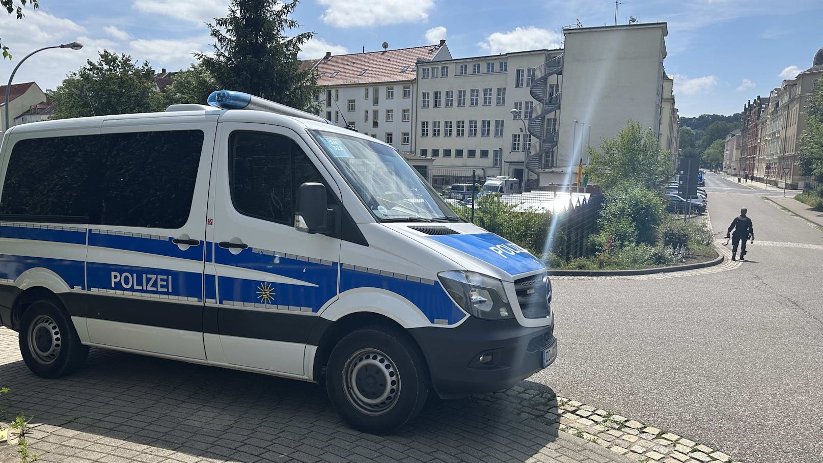 Valeriia besucht die Schule "Am Hollaender" in der deutschen Stadt Döbeln. Montag verschwand das Kind auf dem Schulweg.