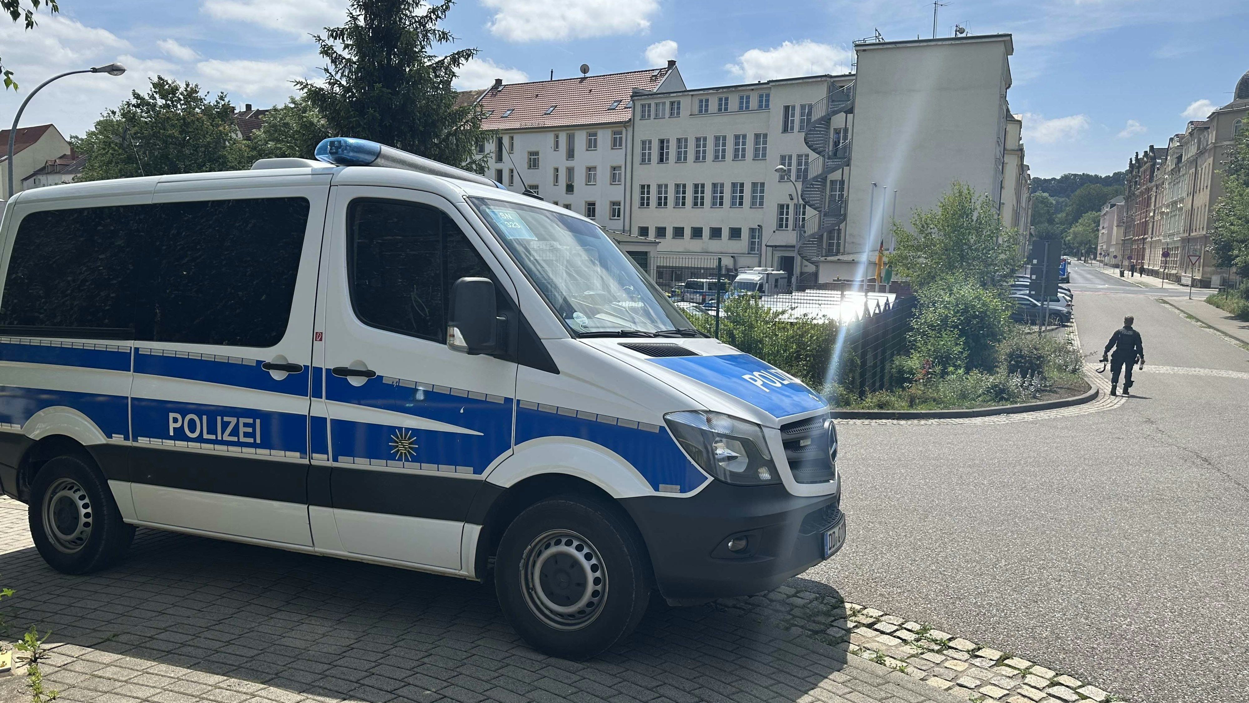 Valeriia besucht die Schule "Am Hollaender" in der deutschen Stadt Döbeln. Montag verschwand das Kind auf dem Schulweg.