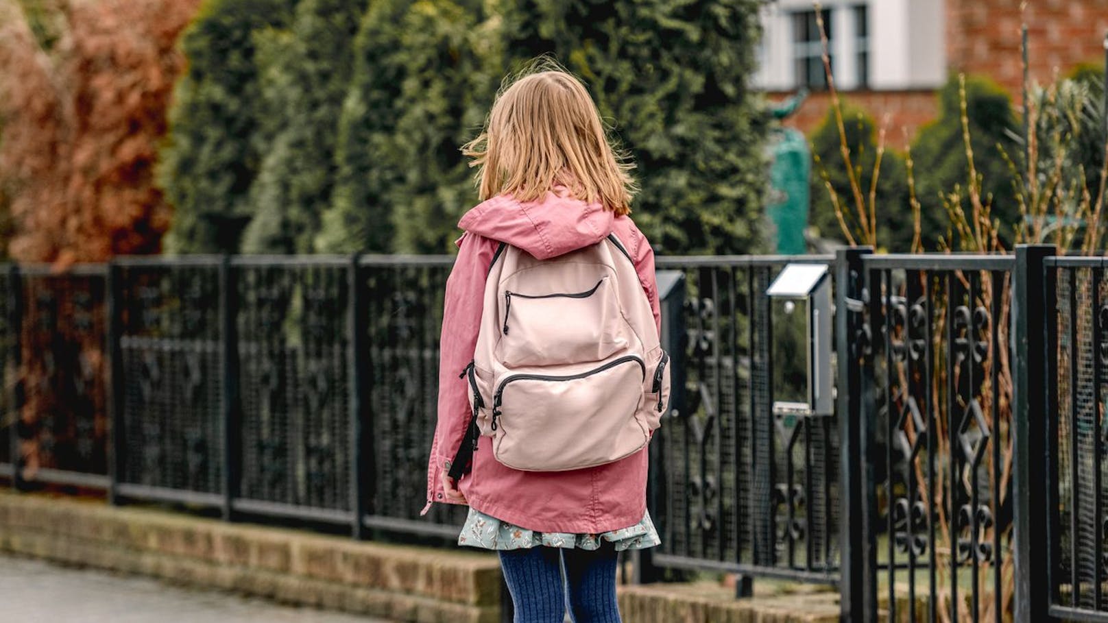 Volksschüler rettet Mädchen (6) vor unbekanntem Mann