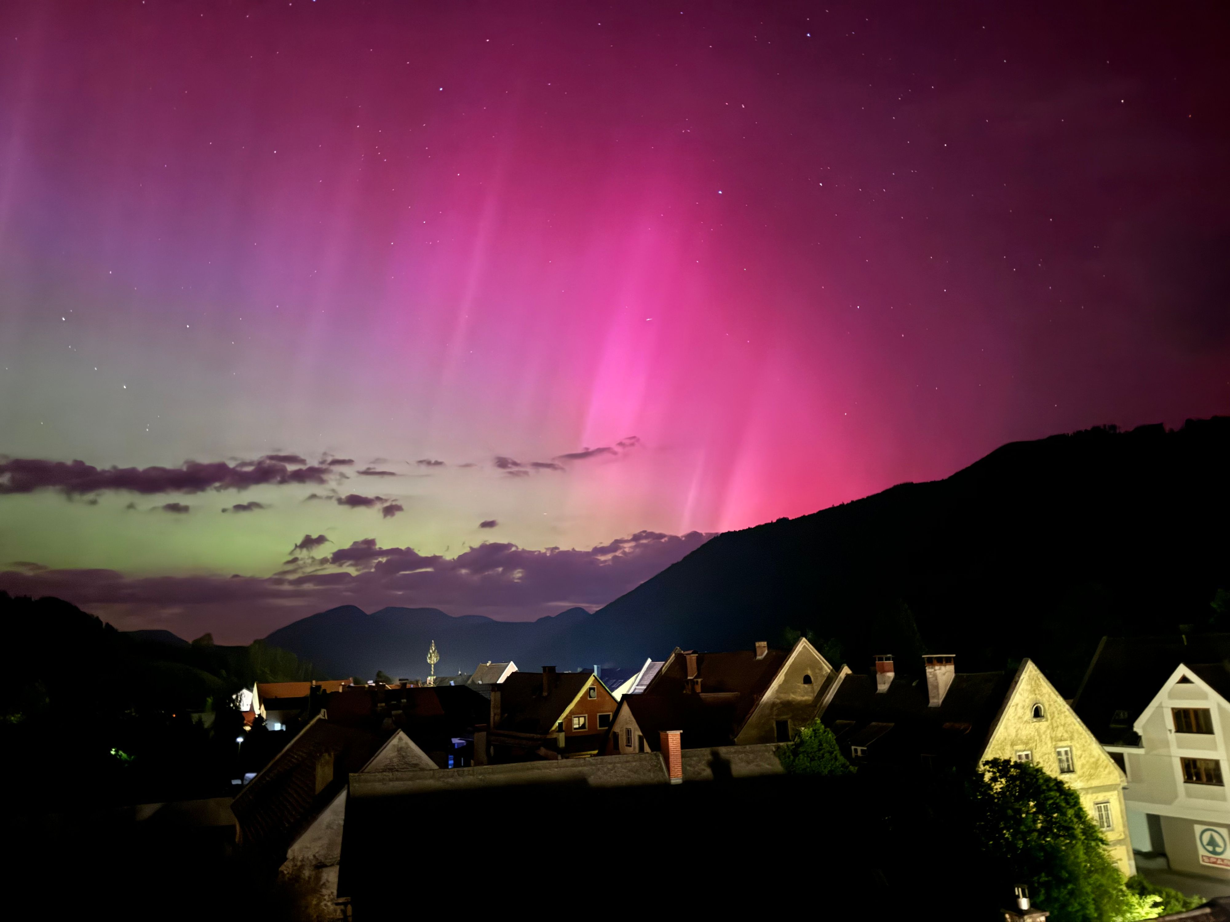 Polarlichter in Österreich - jetzt stehen die Chancen wieder gut!