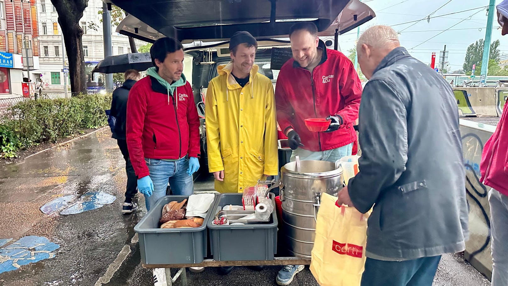 50 Freiwillige machen das Projekt möglich.