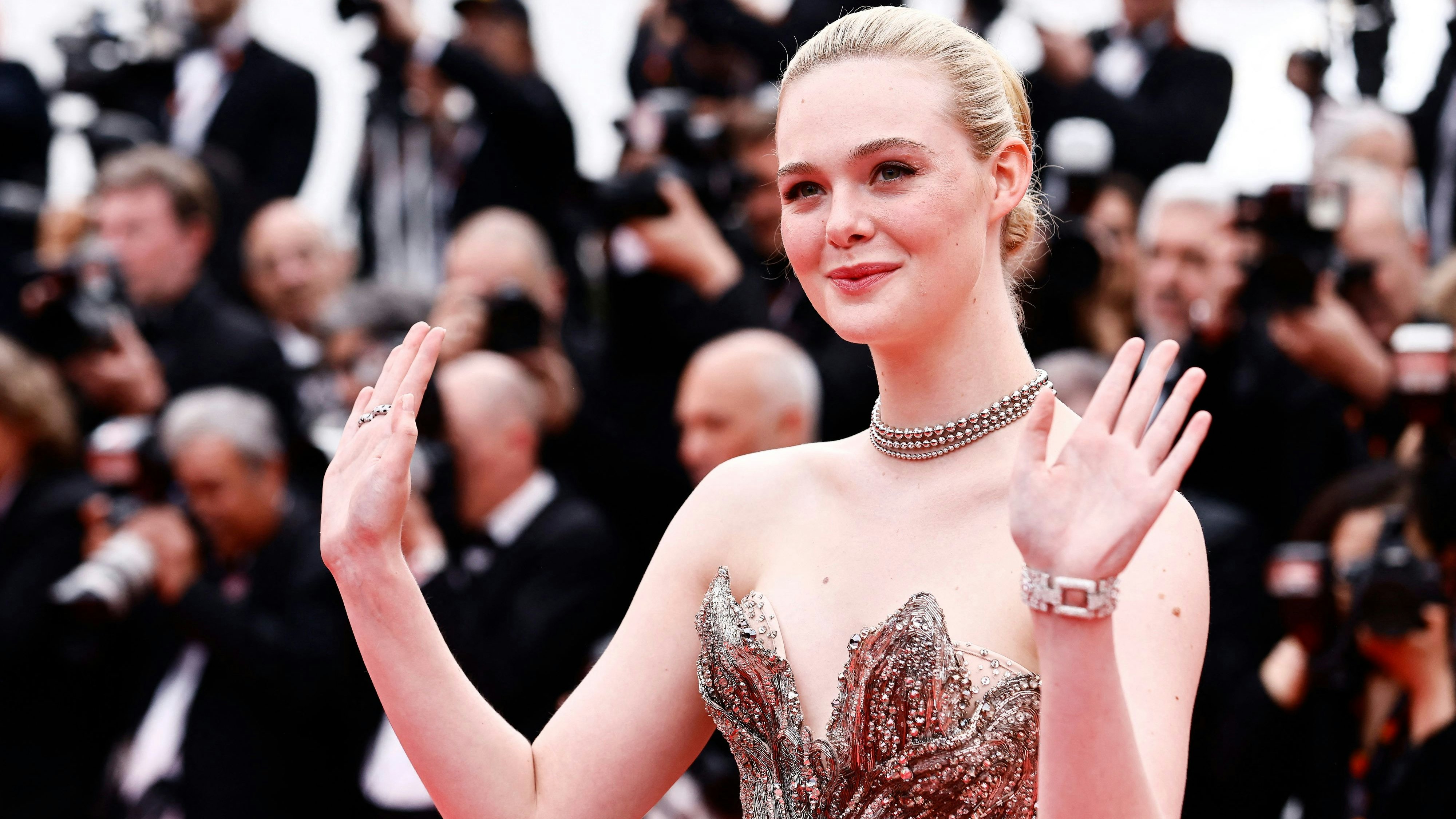 Heute.at - Elle Fanning tritt in die Fußstapfen von Schwarzenegger