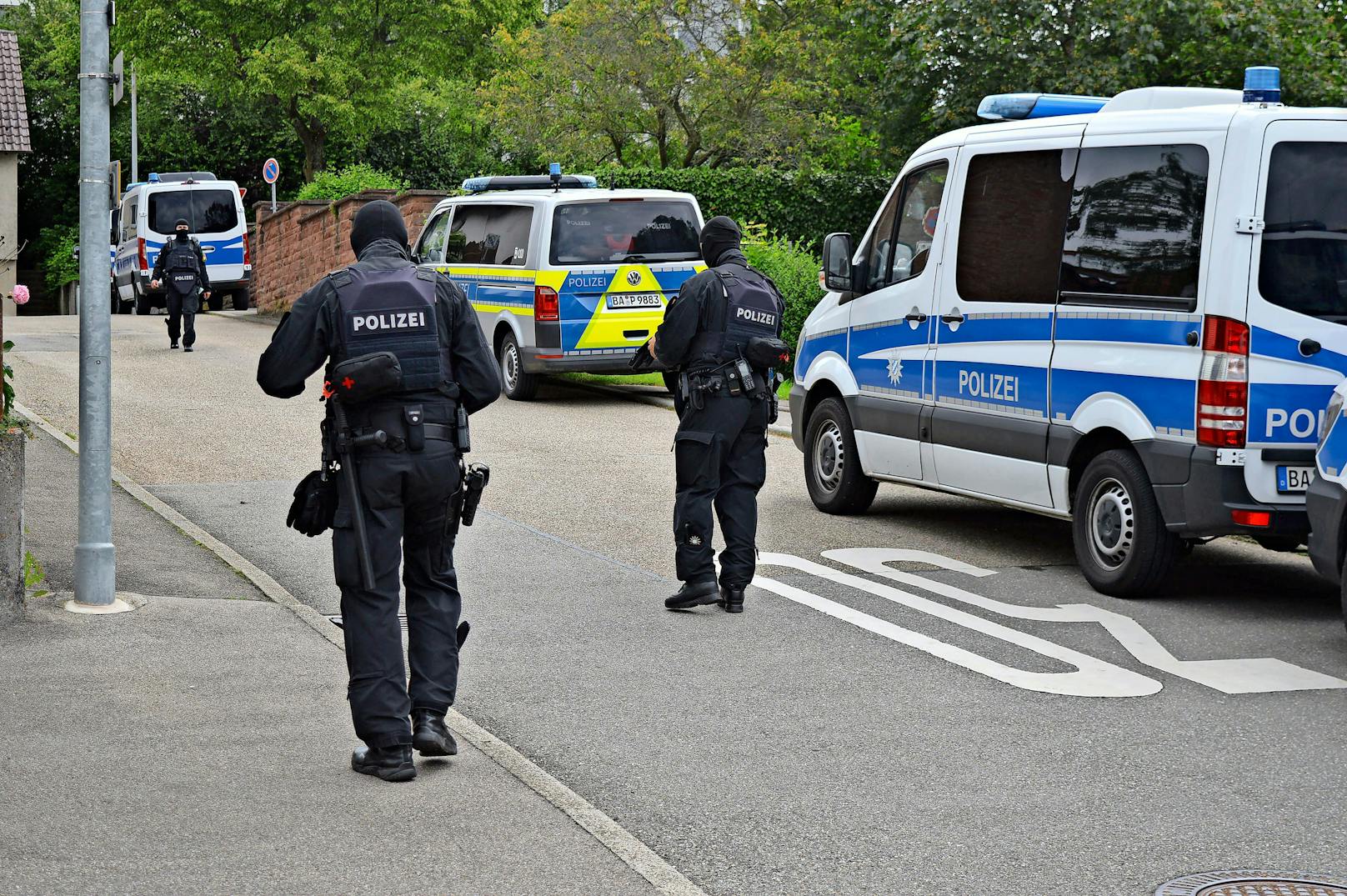 ... mögliche Unterstützer der mutmaßlichen Terrorgruppe ...