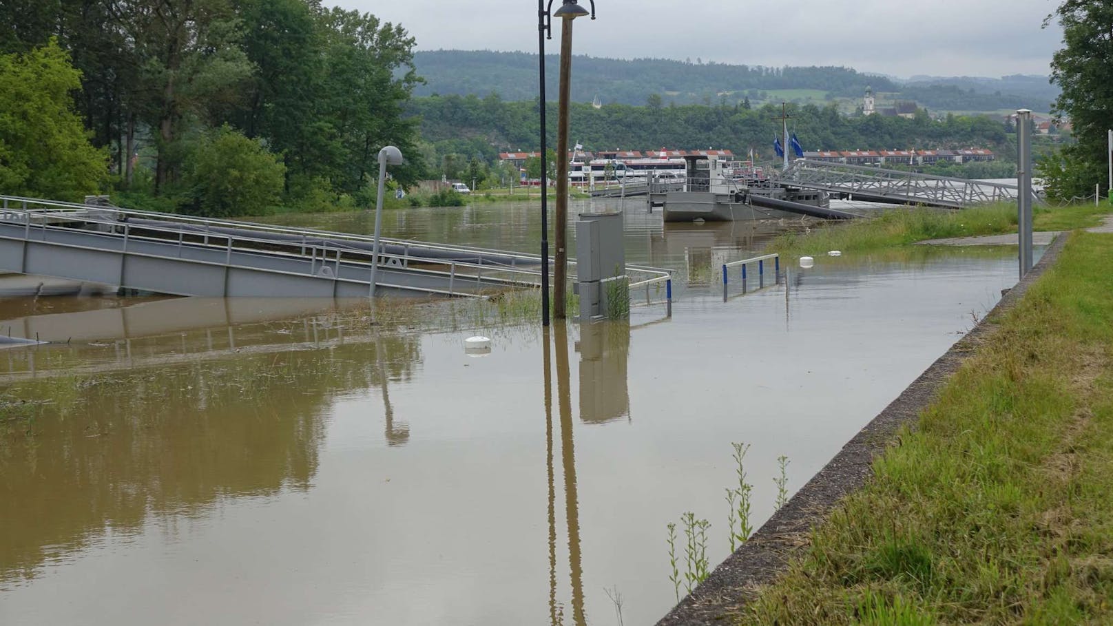 Die Wassermassen beschäftigen Melk.