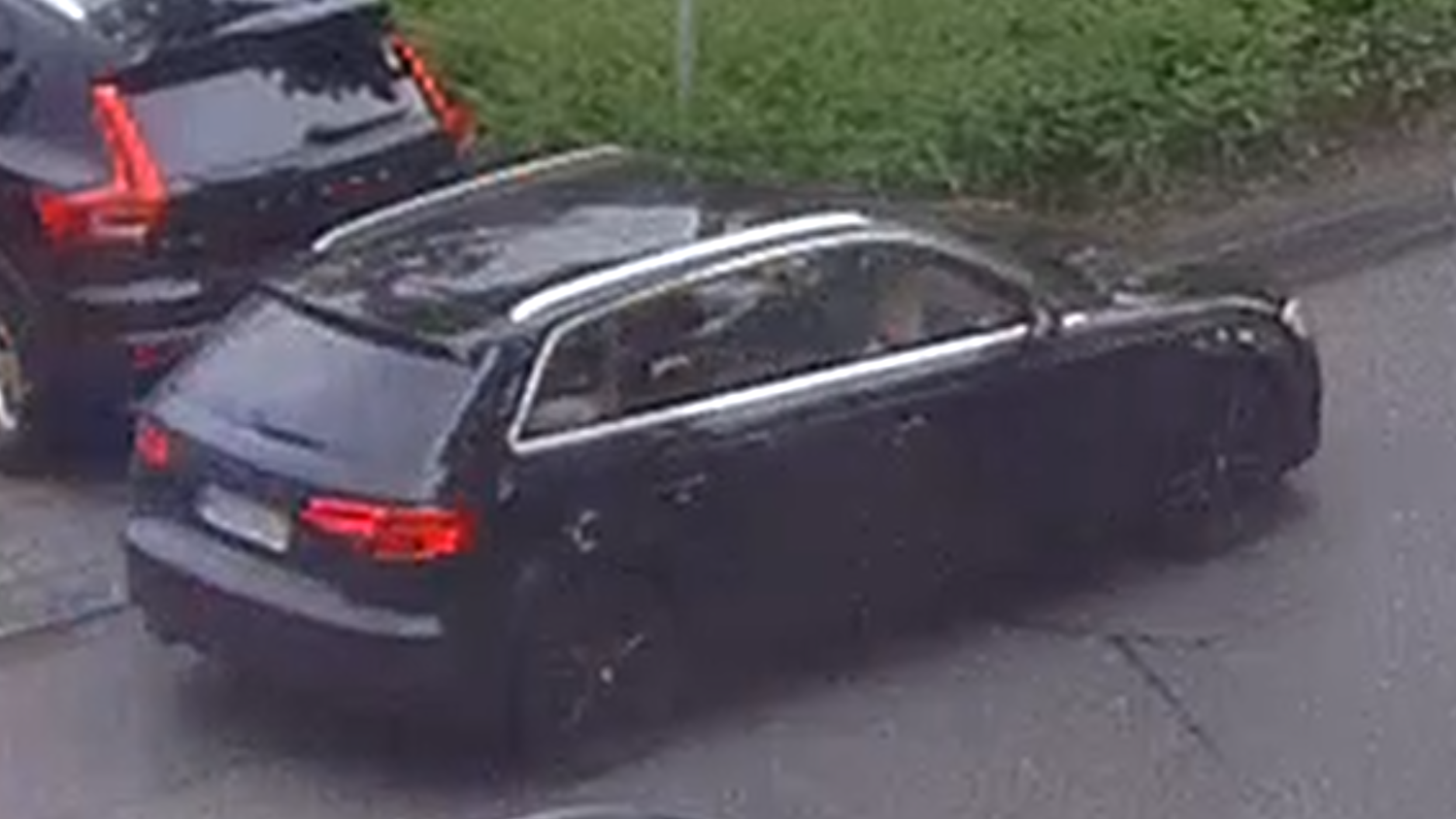 Mit diesem schwarzen Audi A3 soll der mutmaßliche Schütze geflohen sein.