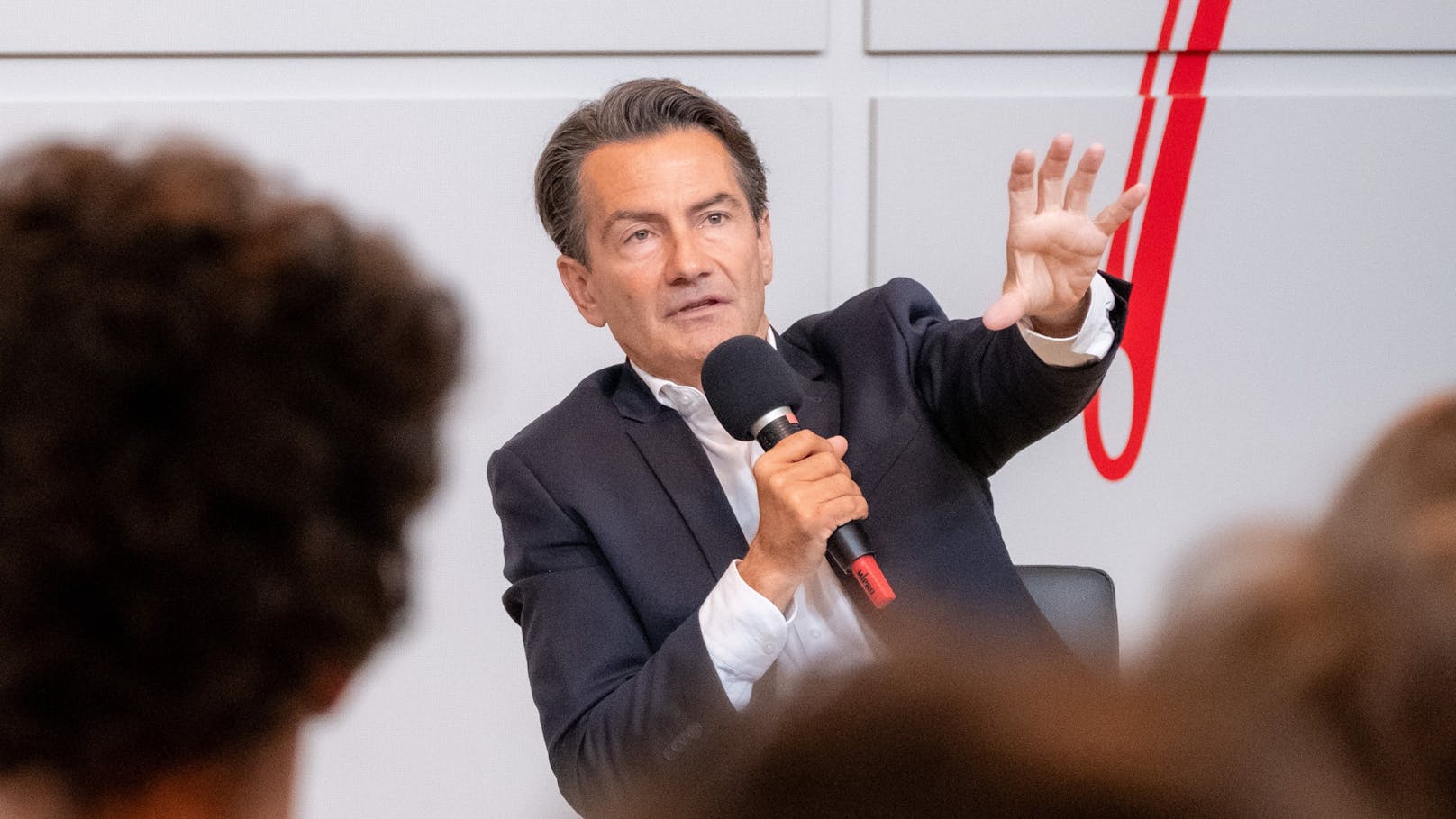 ORF-Generaldirektor <strong>Roland Weißmann</strong> fehlen 33 Millionen im Budget.