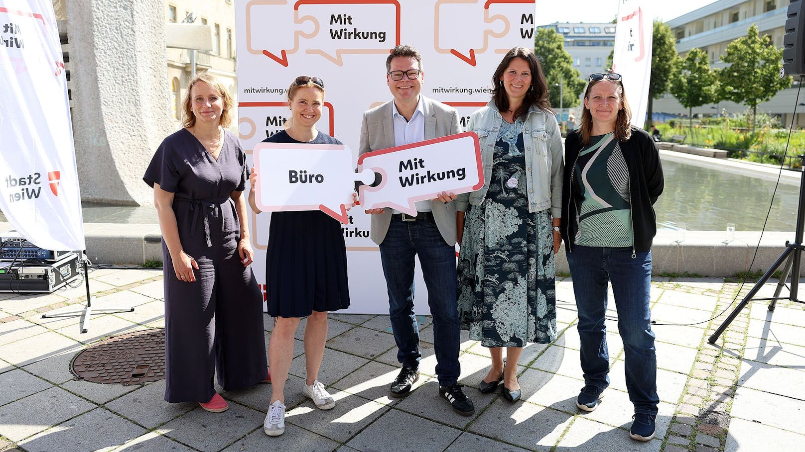 V.l.n.r.: Wencke Hertzsch, Leiterin des Büros für Mitwirkung, Gemeinderätin Angelika Pipal-Leixner, Demokratiestadtrat Jürgen Czernohorszky, Susanna Erker, Abteilungsleiterin Stadt Wien – Energieplanung (MA 20) und Gemeinderätin Nina Abrahamczik.