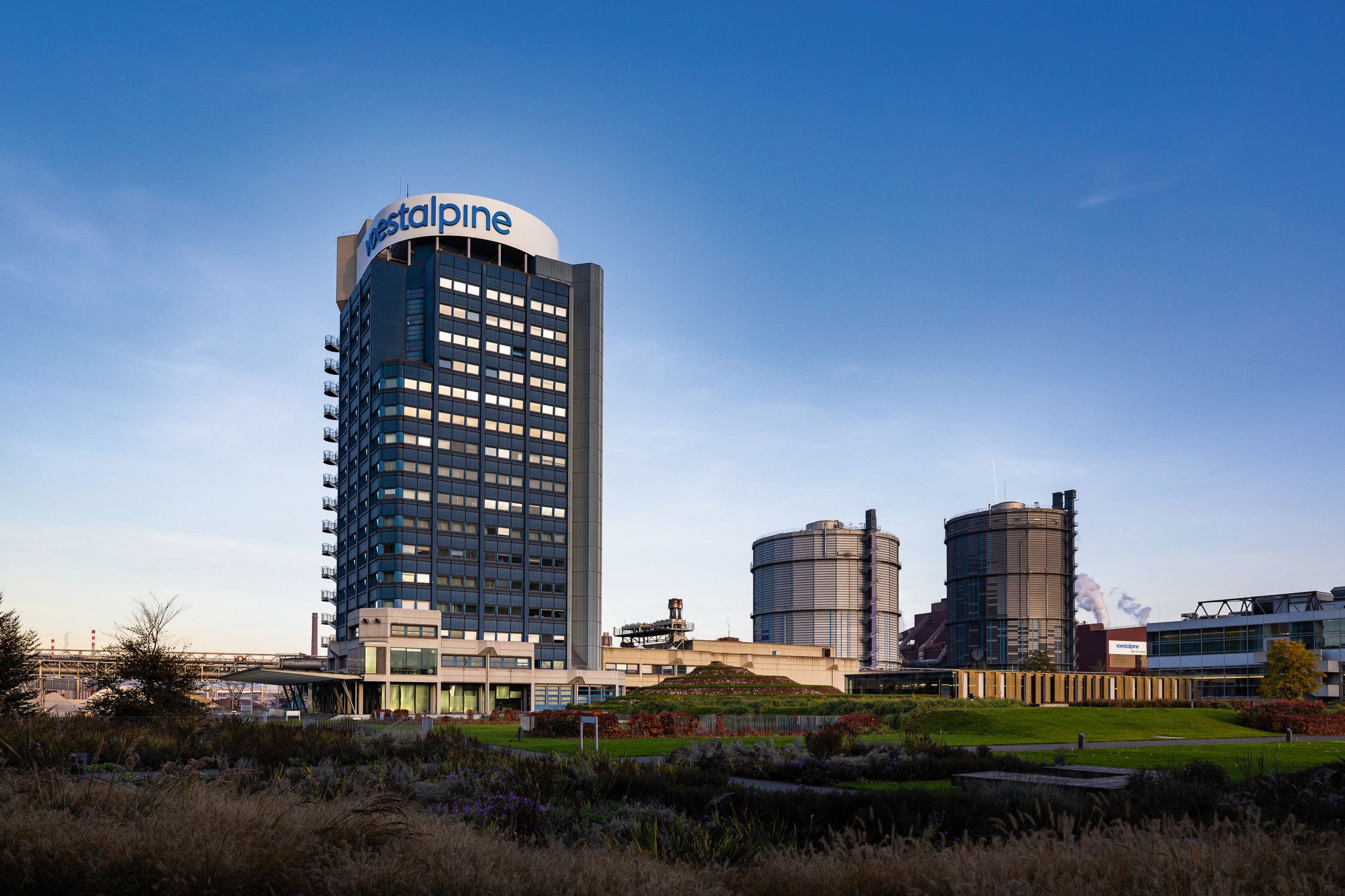 Der Stahlkonzern ist derzeit mit der Aufarbeitung der Vorwürfe beschäftigt.