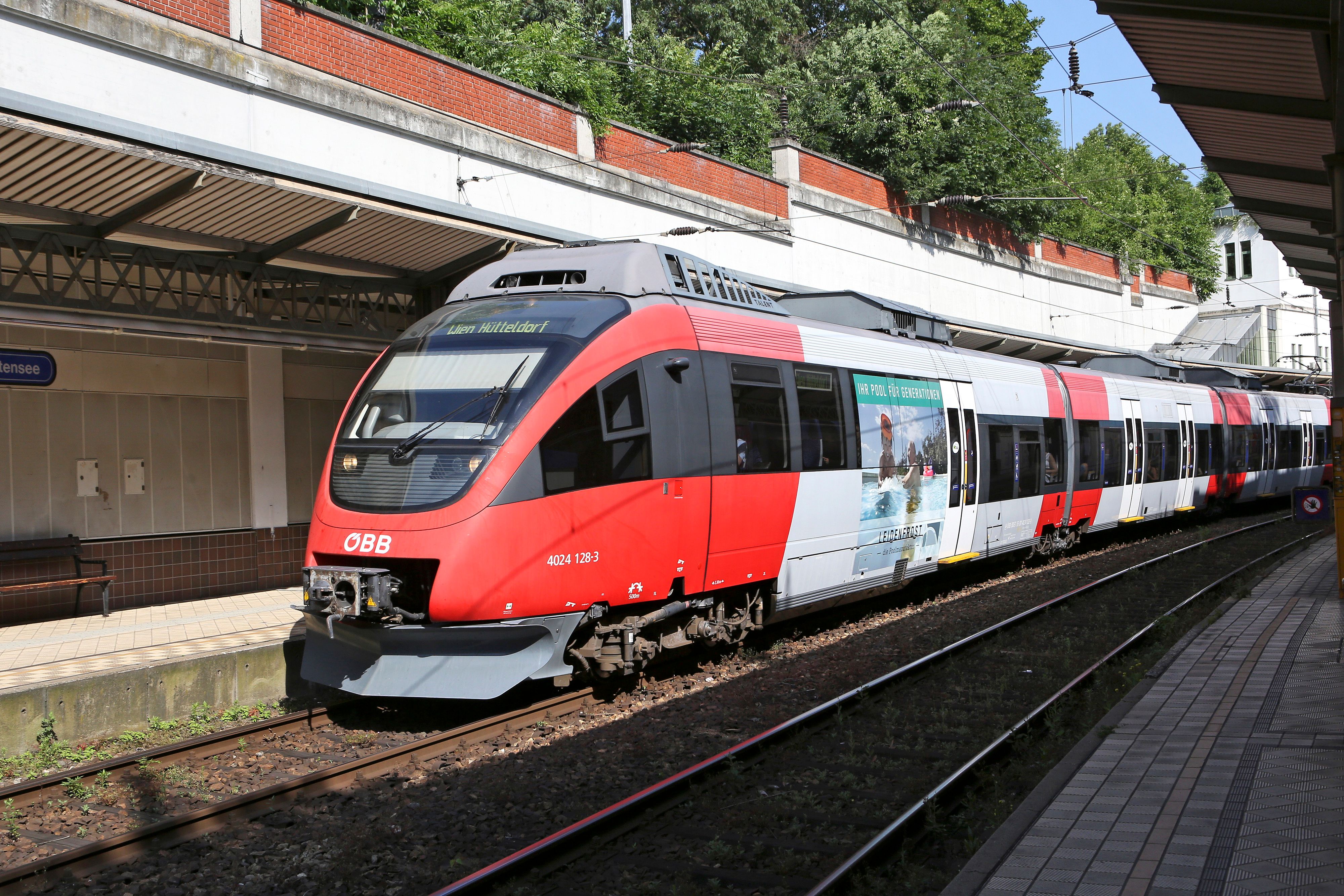 In einer S-Bahn der ÖBB kam es am Montag zu einer Drohung mit einem Messer. (Symbolbild)