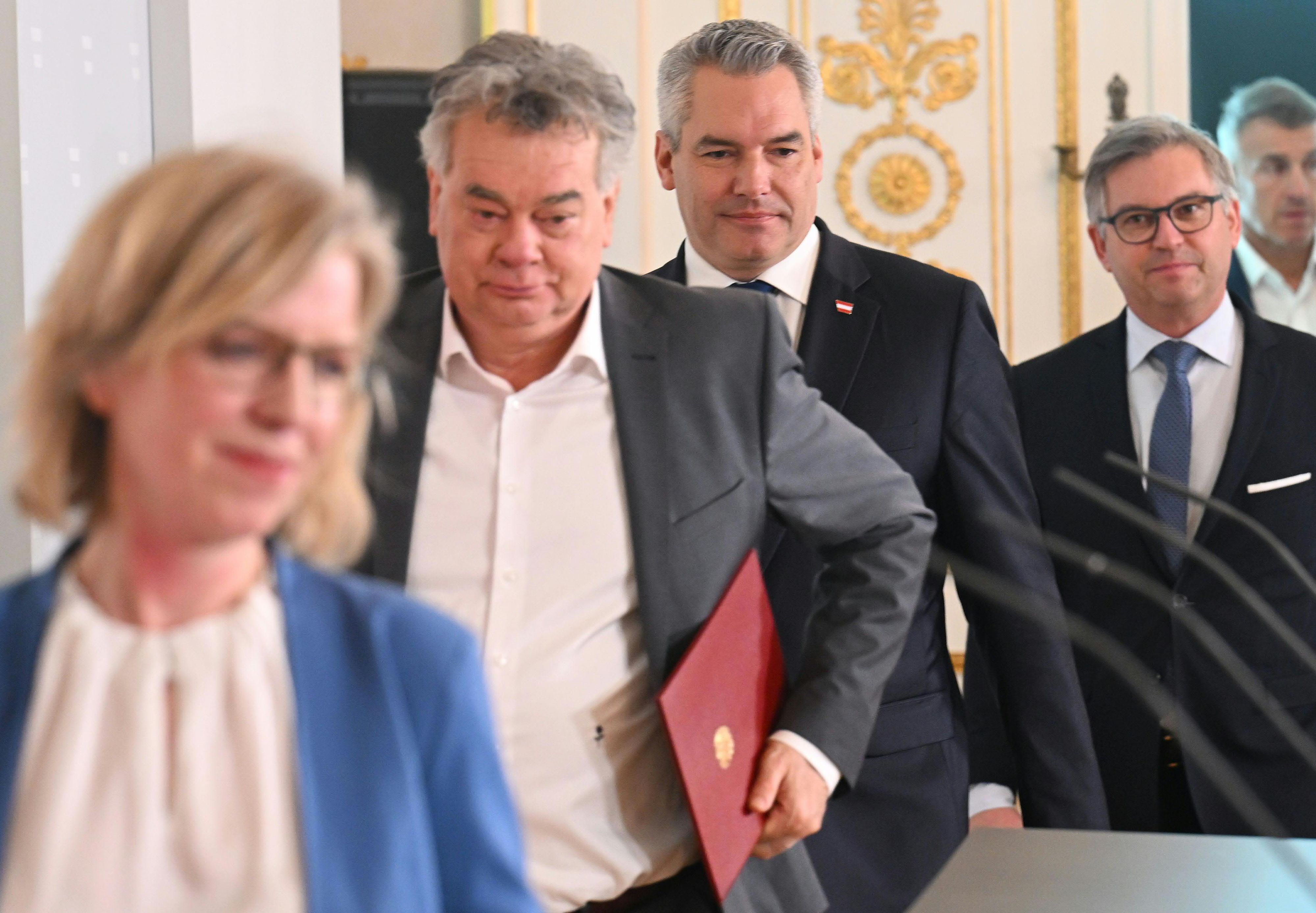 Energieministerin Leonore Gewessler (Grüne), Vizekanzler Werner Kogler (Grüne), Bundeskanzler Karl Nehammer (ÖVP) und Finanzminister Magnus Brunner (ÖVP) sind am Mittwoch vor die Presse getreten.
