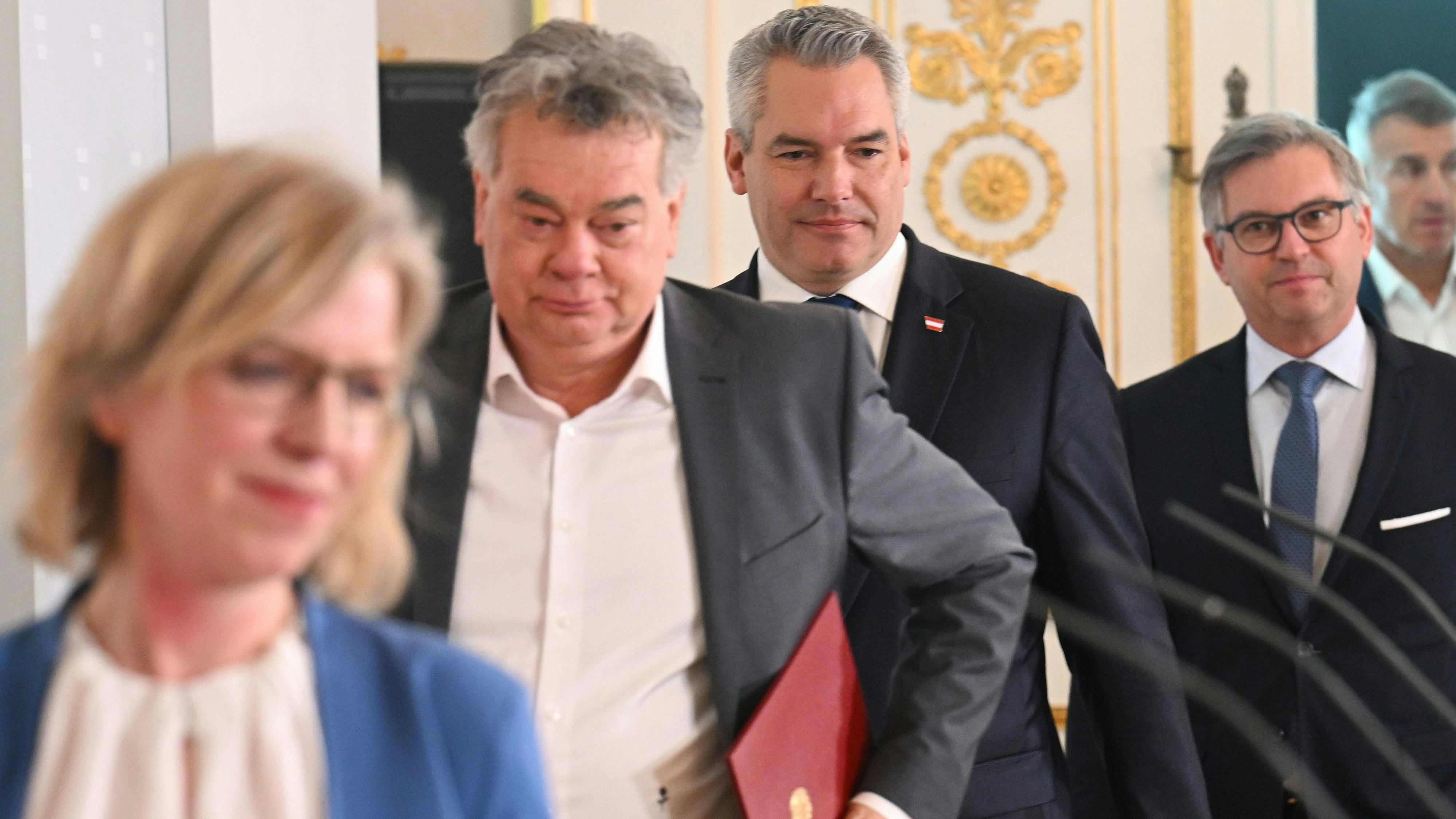 Infrastrukturministerin Leonore Gewessler (Grüne), Vizekanzler Werner Kogler (Grüne), Bundeskanzler Karl Nehammer (ÖVP) und Finanzminister Magnus Brunner (ÖVP)