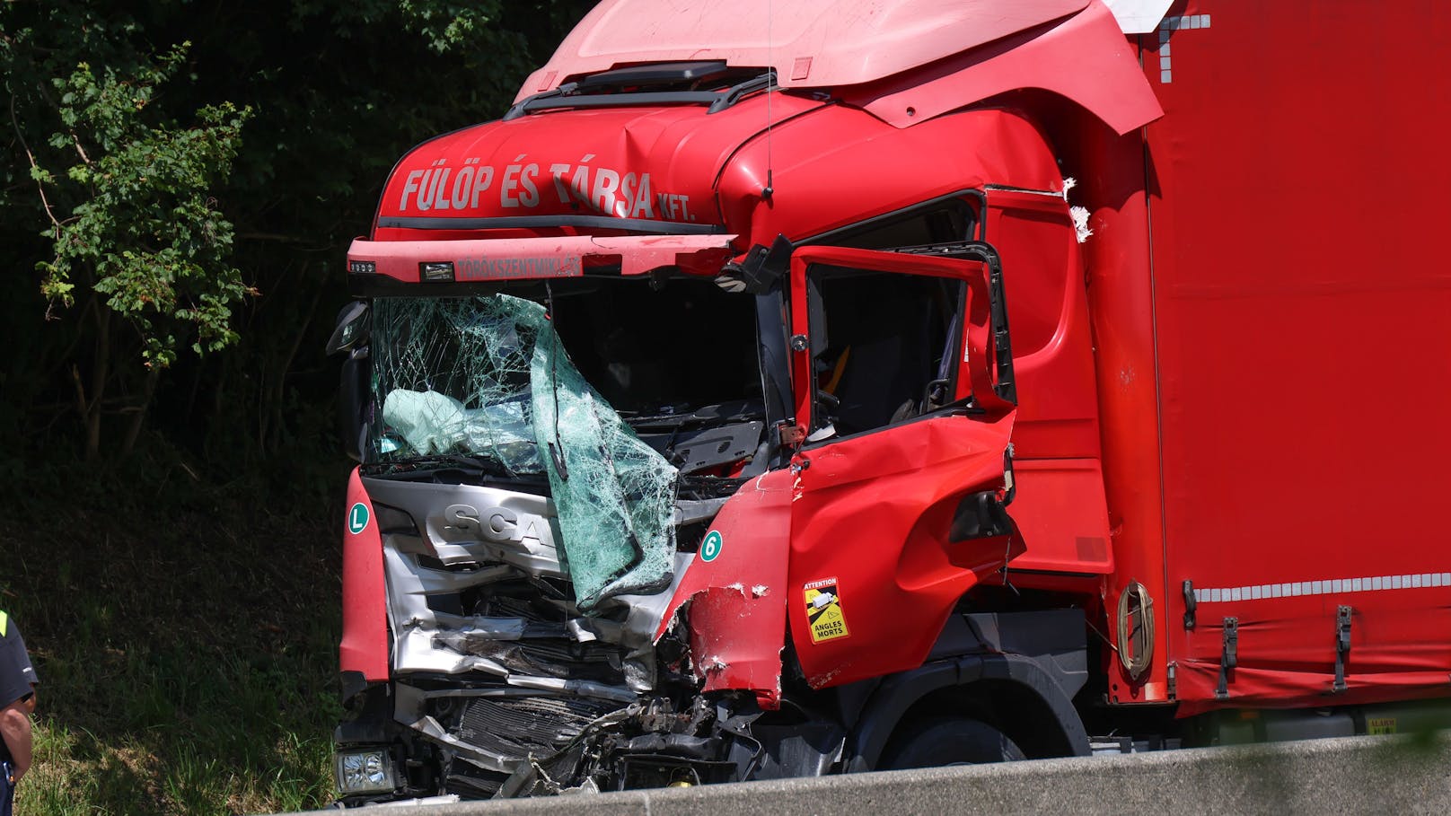 Lkw-Crash auf A1: Westautobahn stundenlang gesperrt