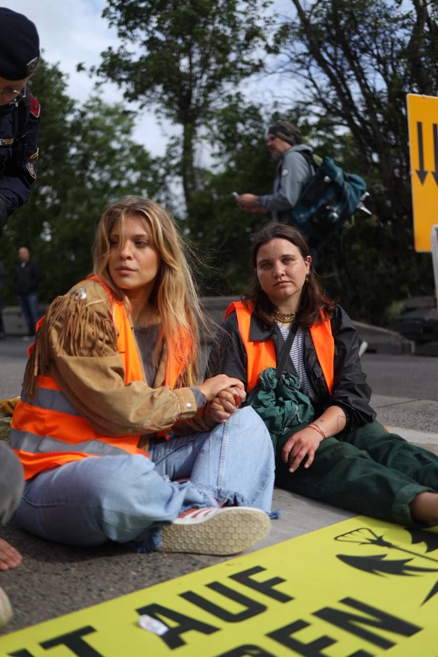 Die beiden Klima-Aktivistinnen Anja Windl und Laila Fuisz.