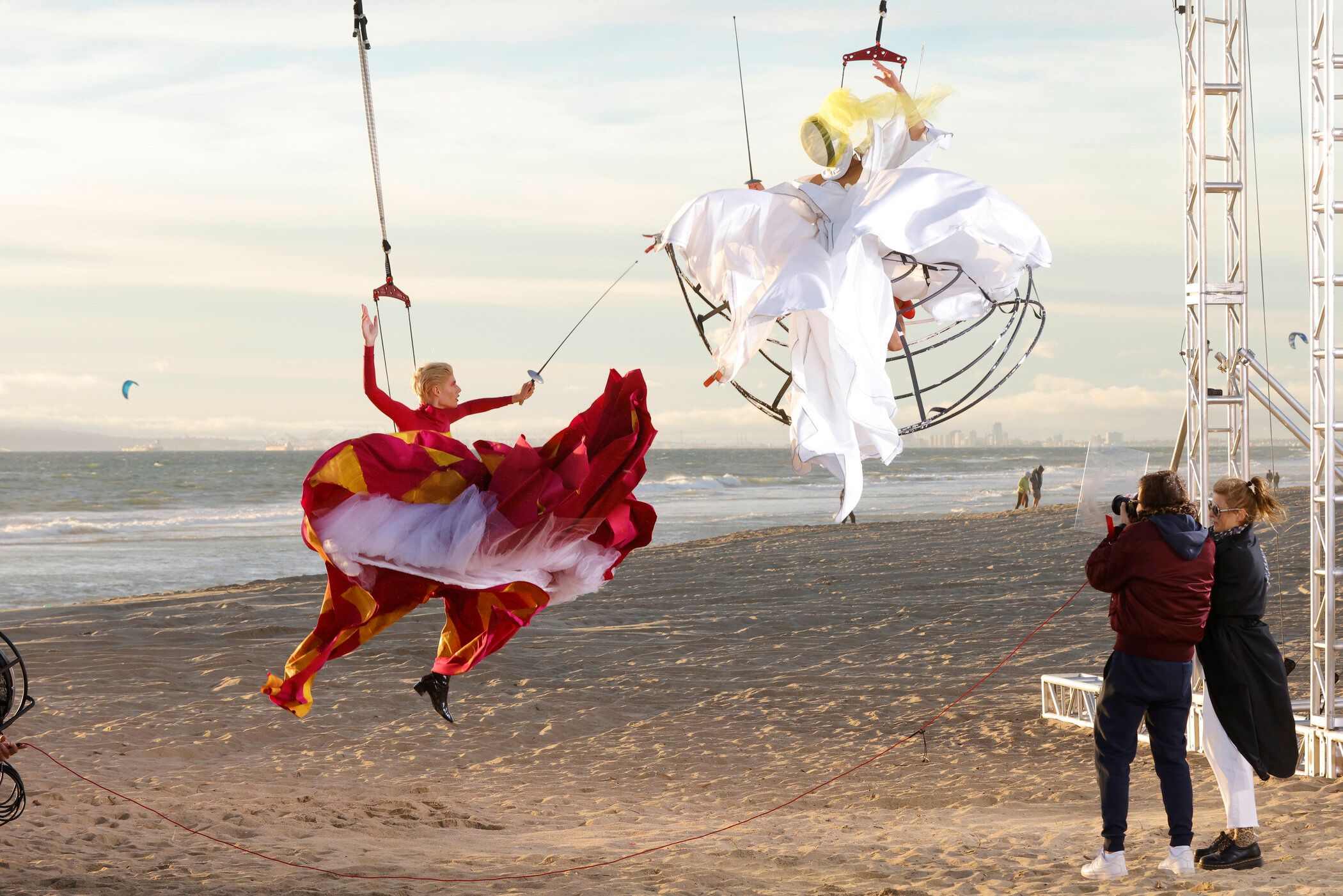Lea und Grace kämpfen um den Einzug ins Halbfinale.