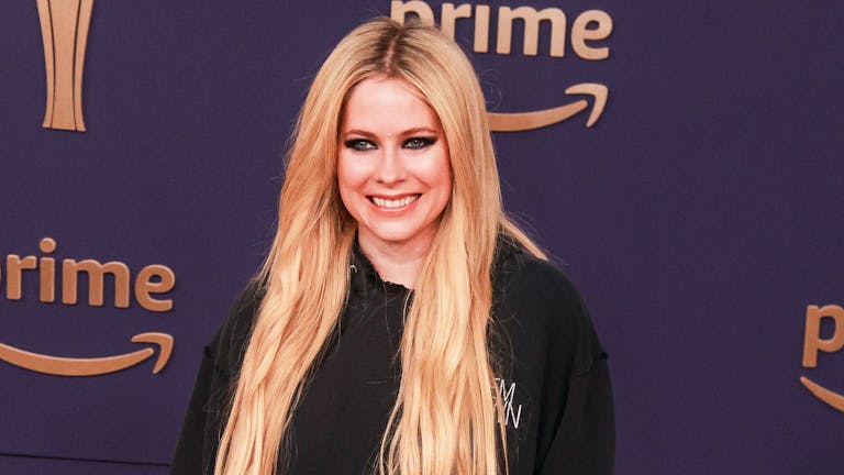 Nach 14 Jahren Avril Lavigne macht jetzt gemeinsame Sache mit ihrem