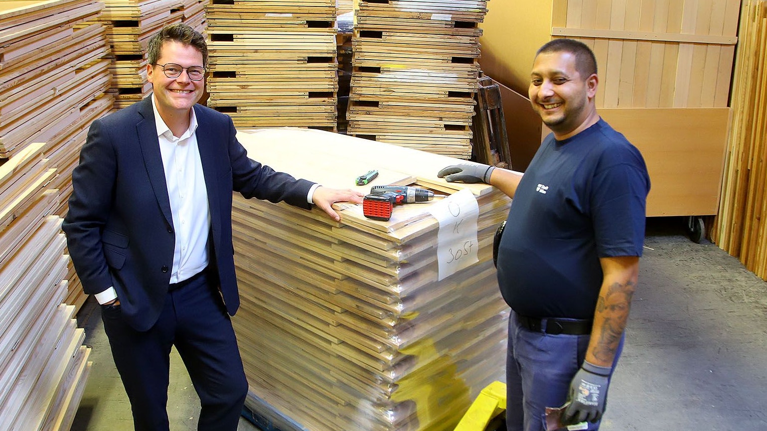 Stadtrat Jürgen Czernohorszky besucht das Logistikzentrum der MA54