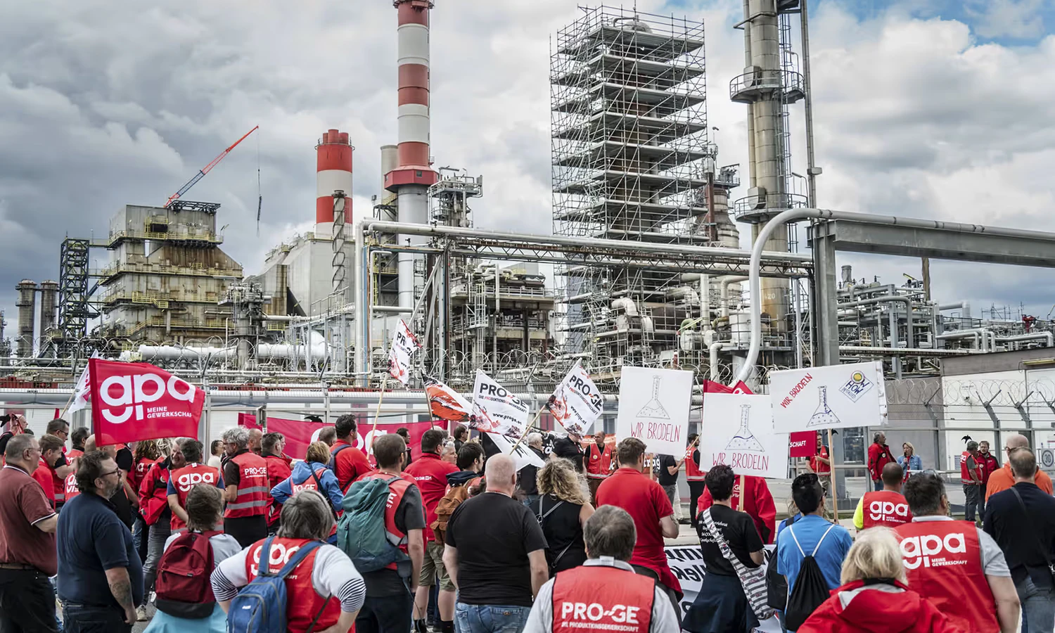 Nach den gescheiterten Lohnverhandlungen am 14. Mai wurden Betriebsratskonferenzen abgehalten. Im Bild jene beim Borealis-Standort in Schwechat.