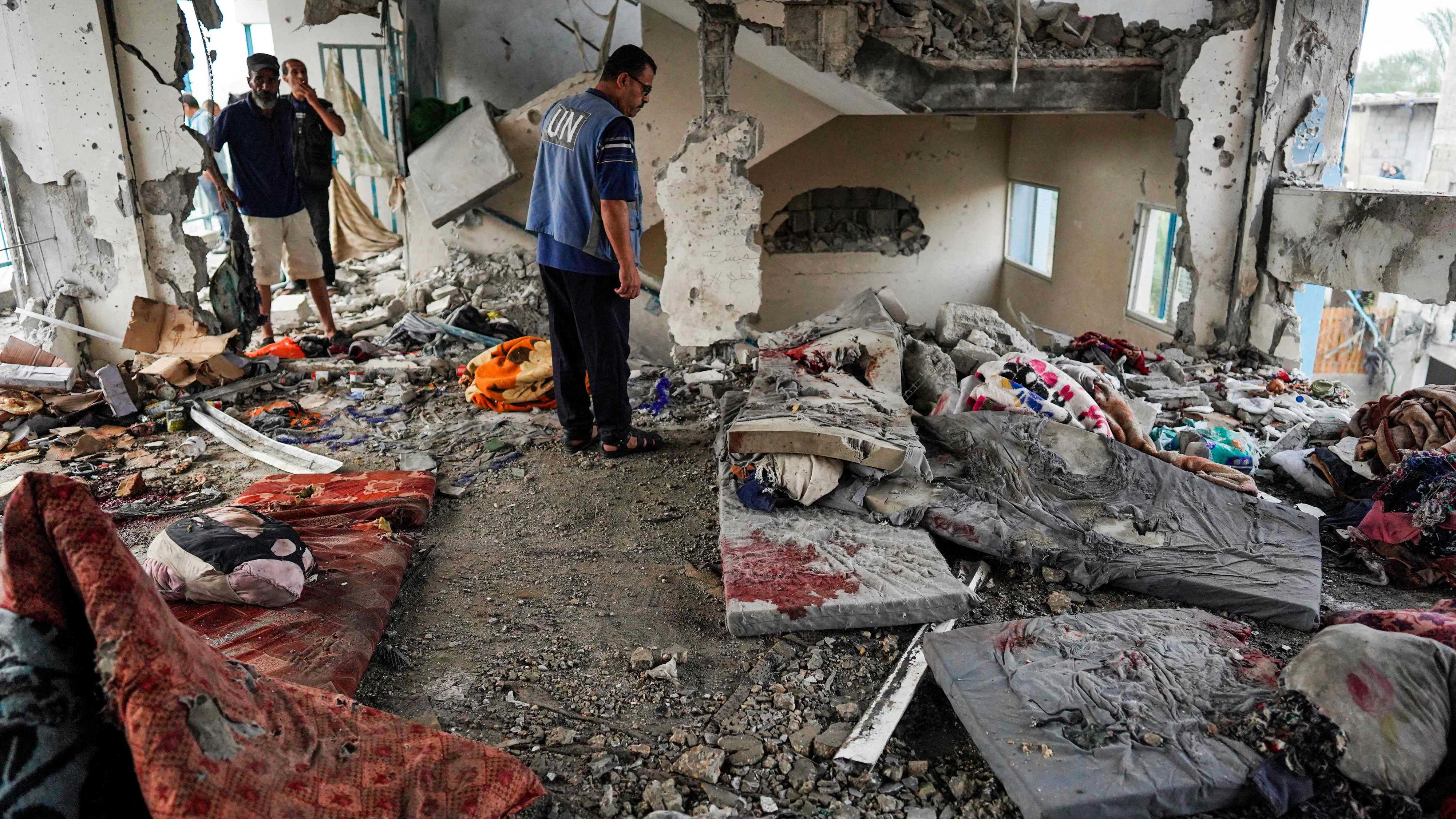 Bei einem Luftangriff auf eine UN-Schule im Gazastreifen wurden dutzende Menschen getötet. 