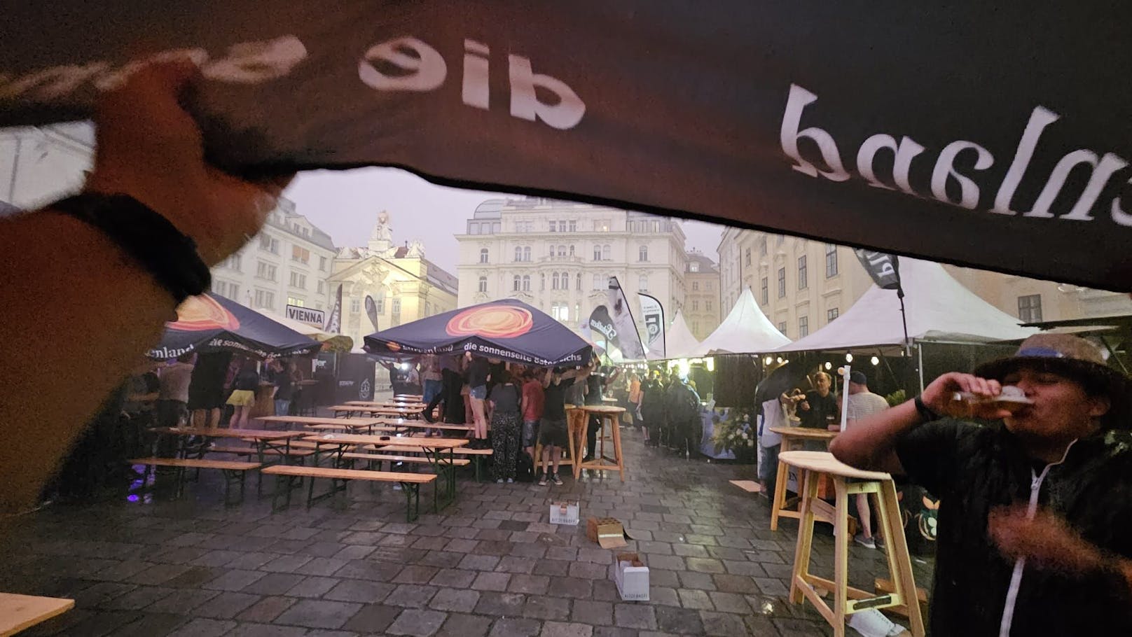 Heftige Unwetter in Wien. "Heute"-Leser teilen ihre Gewitter-Fotos.