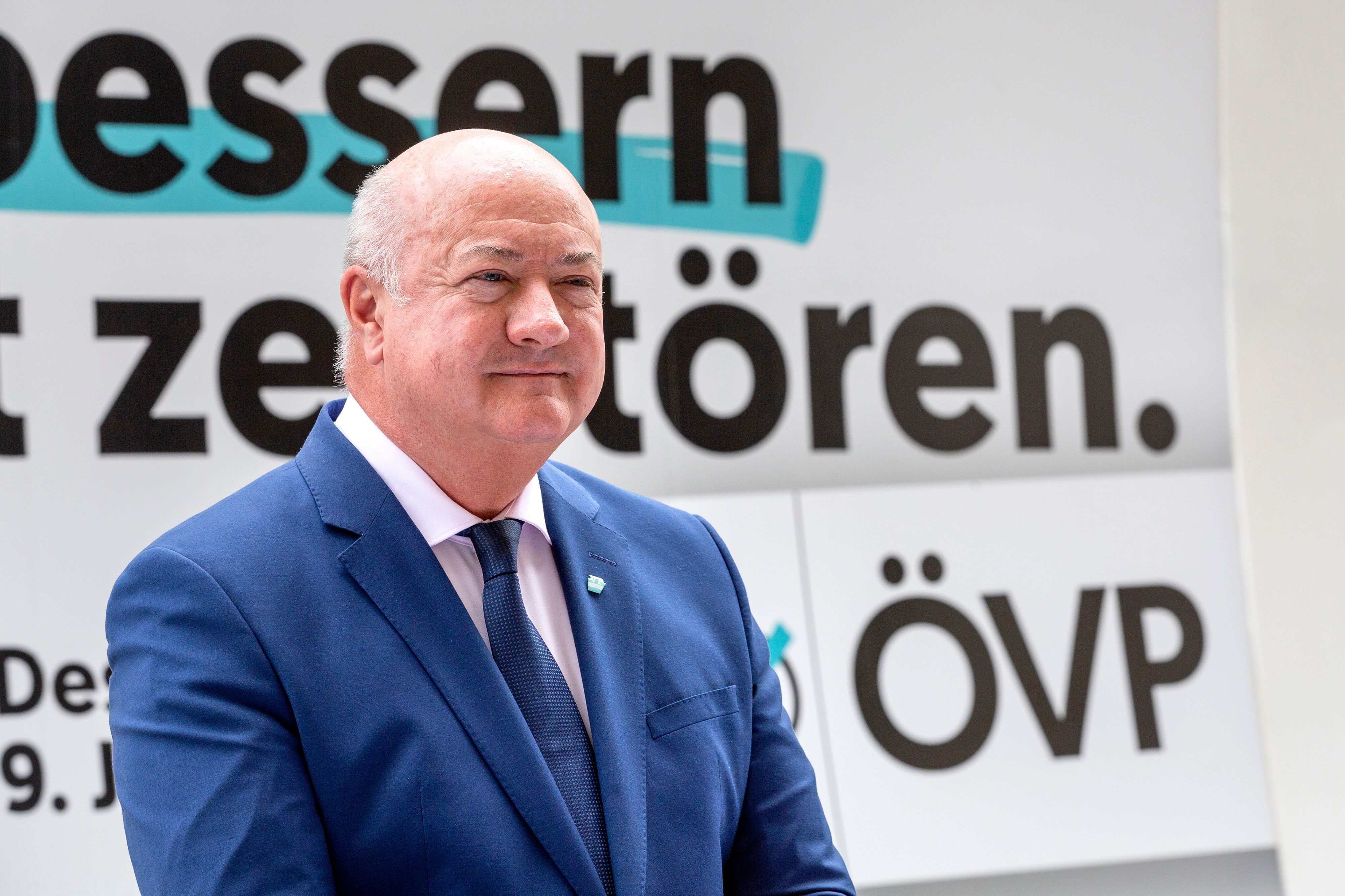 Christian Stocker, ÖVP-Generalsekretär, beim türkisen Wahlkampffinale zur Europawahl am 6. Juni 2024.