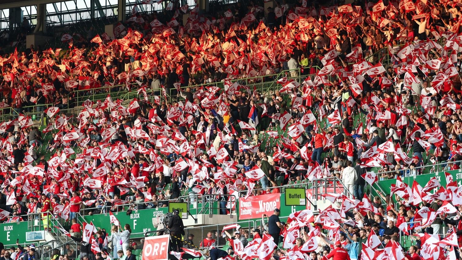Tausende Österreich-Fans unterstützen das ÖFB-Team in Deutschland