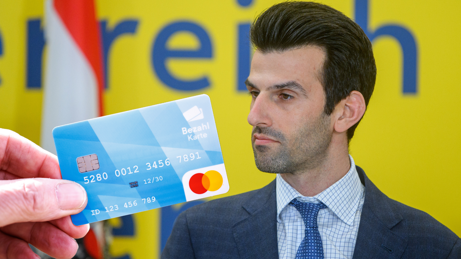 Asylkoordinator Andreas Achrainer bezeichent die NÖ-Bezahlkarte als "Schikane".