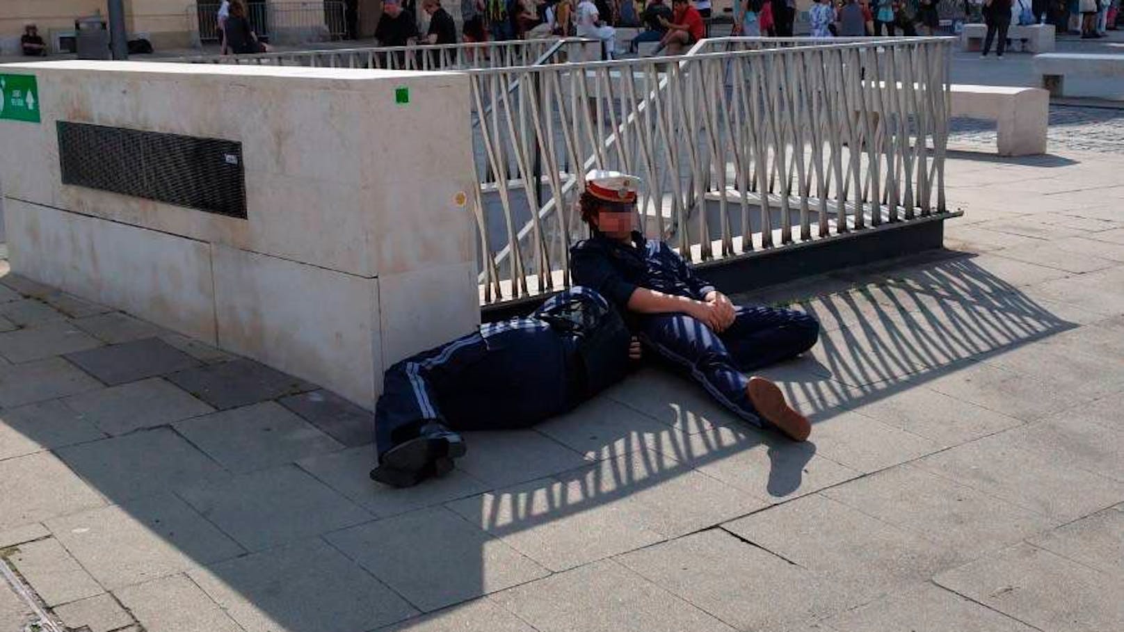 Schlafende Polizisten in Wien werden jetzt angezeigt