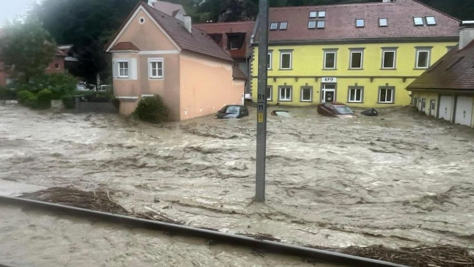"Noch nie erlebt" – 50 Personen vor Sturzflut gerettet
