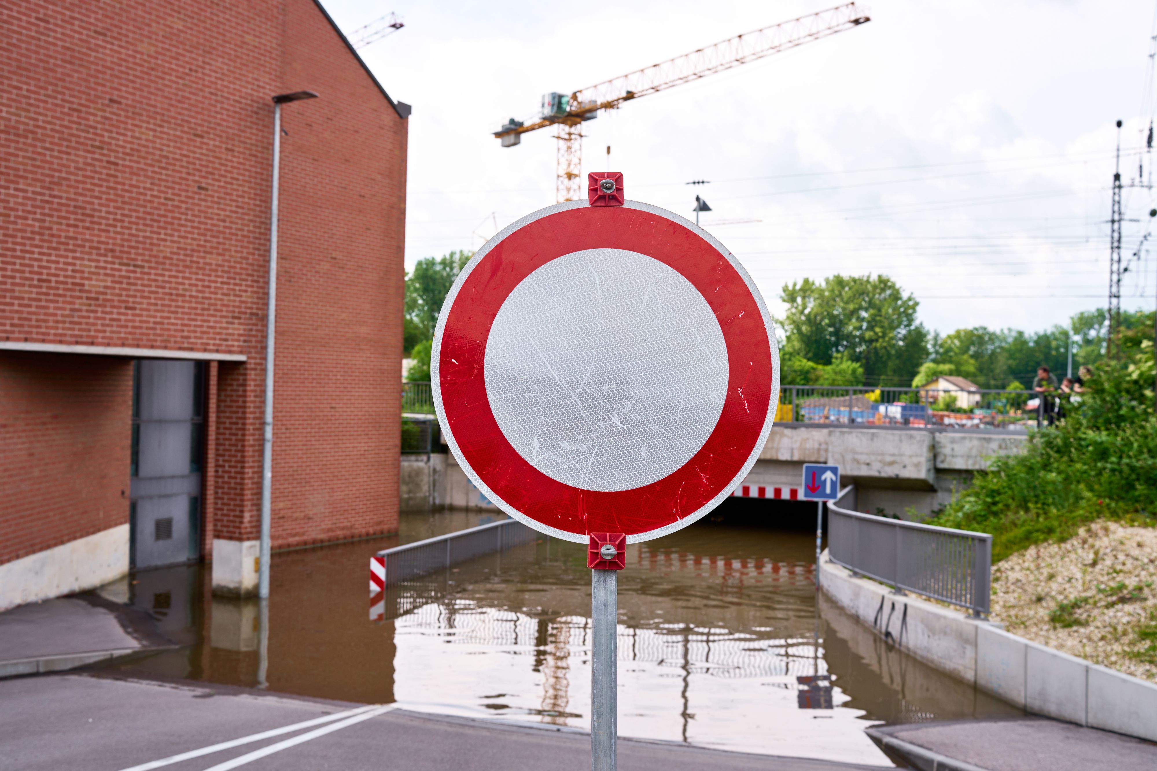 Zahlreiche Straßen sind aktuell nicht passierbar.