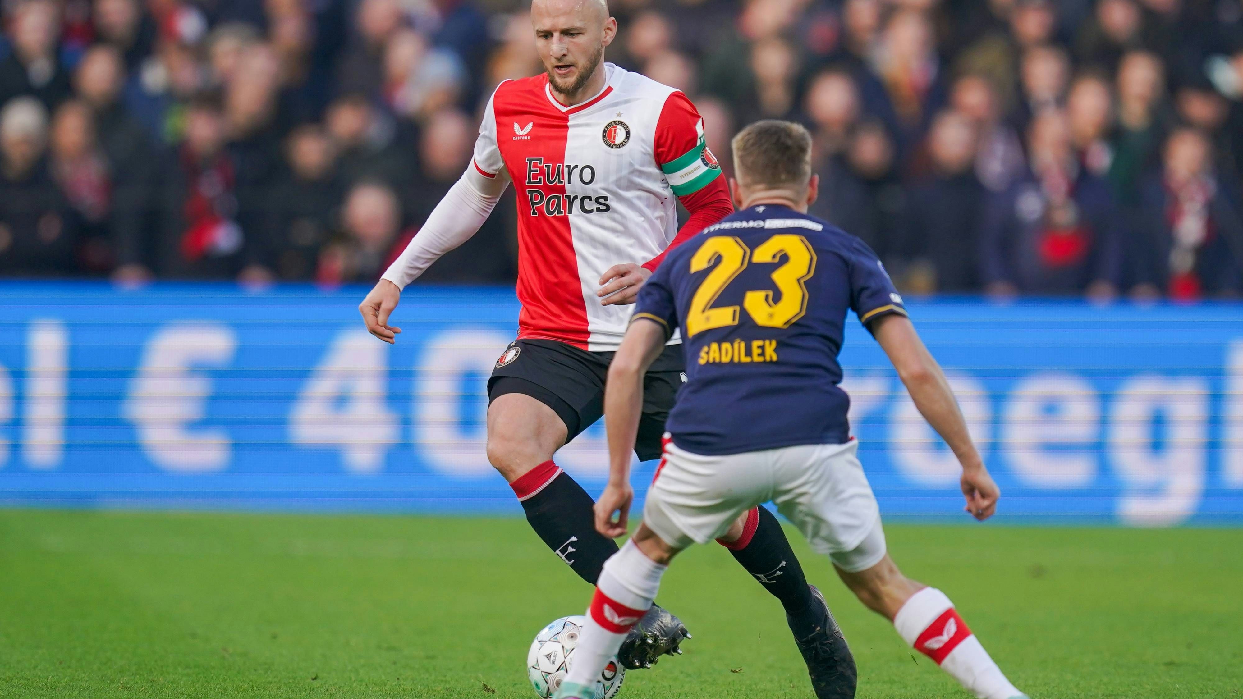 Michal Sadilek (vorne) im Zweikampf mit ÖFB-Star Gernot Trauner.