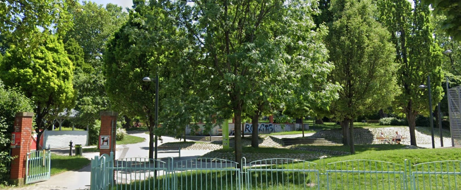 Im Bereich des Wilhelmsdorfer Parks konnte die Polizei den 14-Jährigen anhalten. 