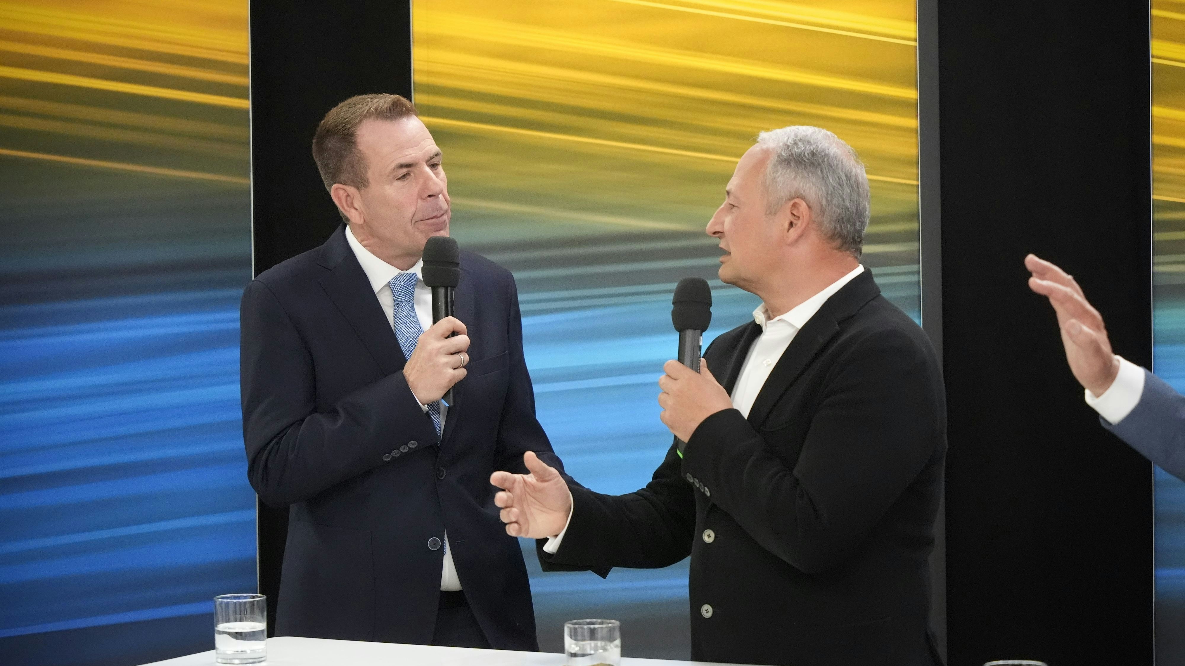 Harter Schlagabtausch zwischen FP-Vilimsky und SP-Schieder (r.).