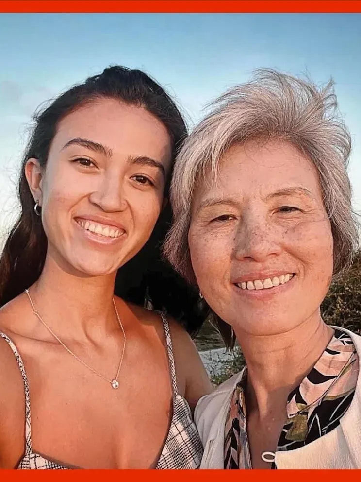 Noa mit ihrer Mama Liora. Ein Bild, das in ihrem Herzen bleiben wird.