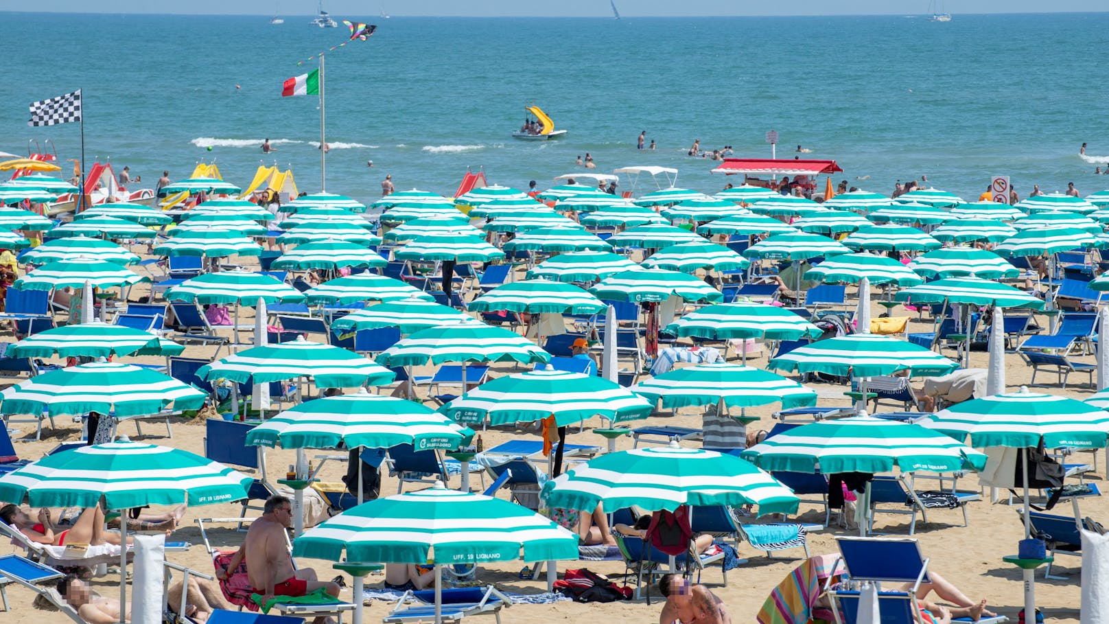 Enthüllt! 340 Euro kostet eine Liege im Italienurlaub
