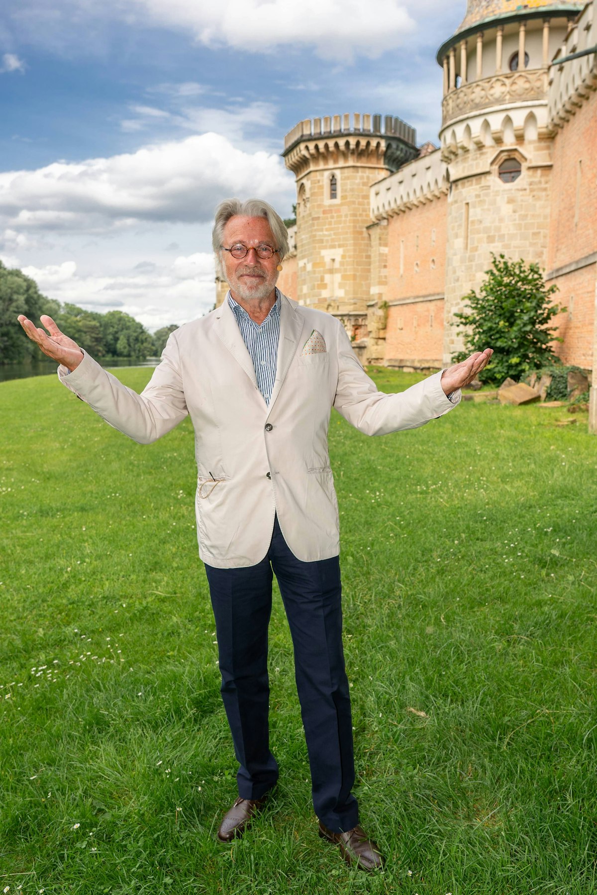Adi Hirschal konnte sich noch einmal über viele prominente Gäste freuen