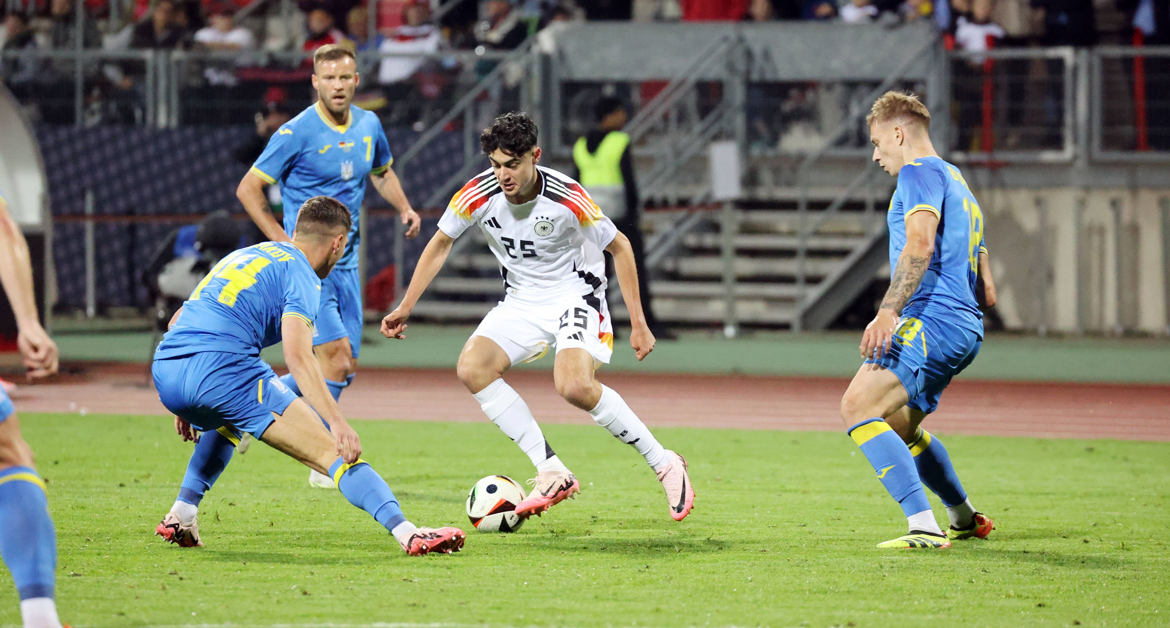 Aleksandar Pavlovic ist beim Nationalteam vom Pech verfolgt.