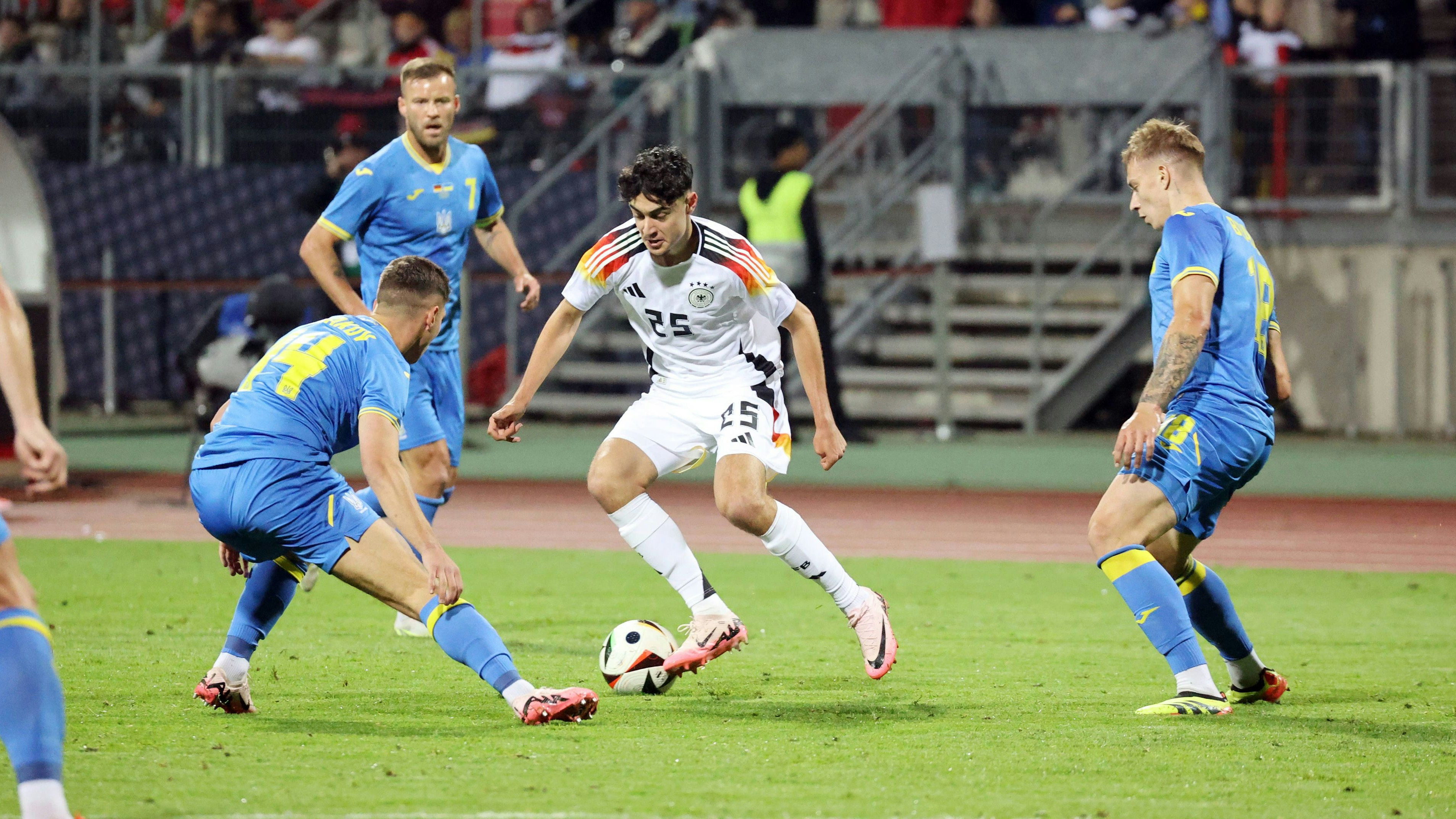 Aleksandar Pavlovic ist beim Nationalteam vom Pech verfolgt.