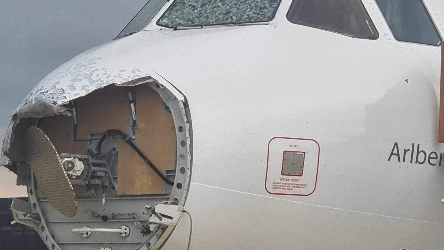 Heute.at - Anwalt tobt: Watsche für Passagiere von AUA-Hagelflug