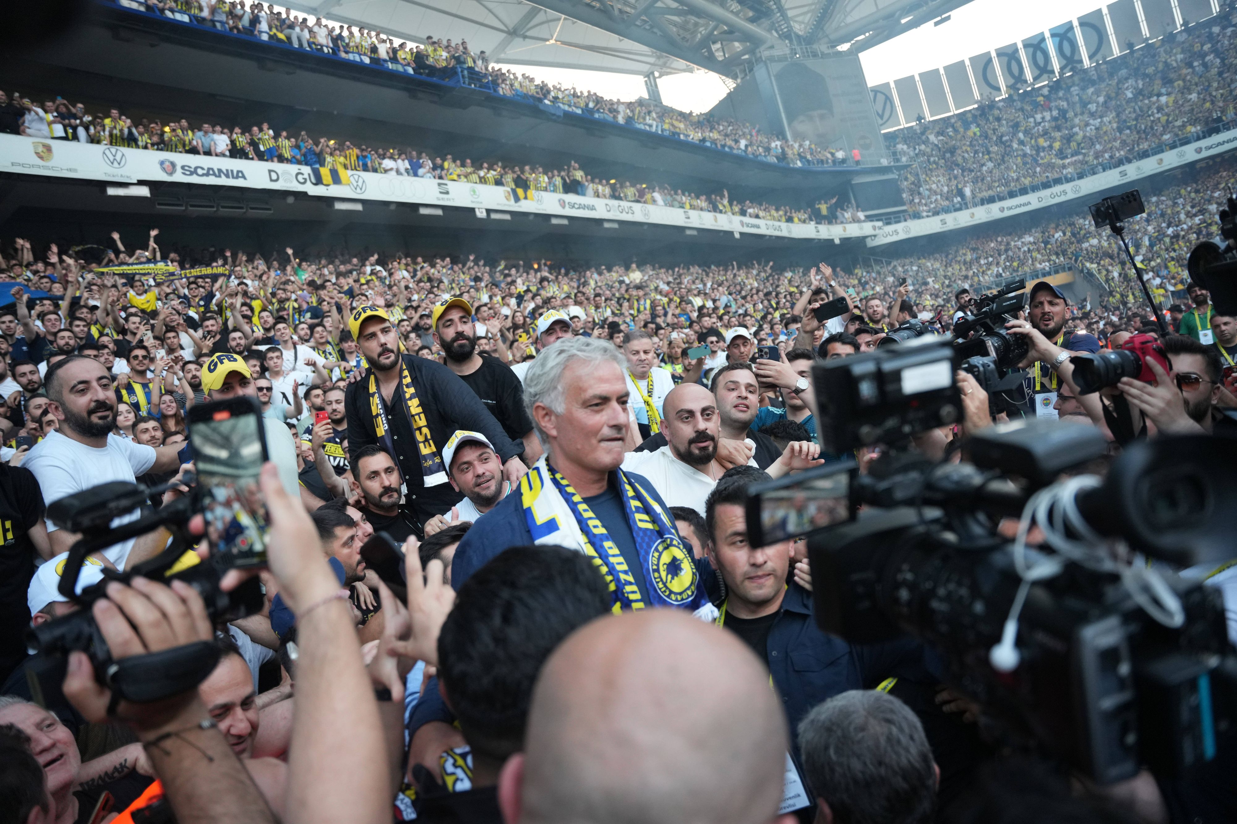 Mourinho's Vorstellung bei Fenerbahce Istanbul.