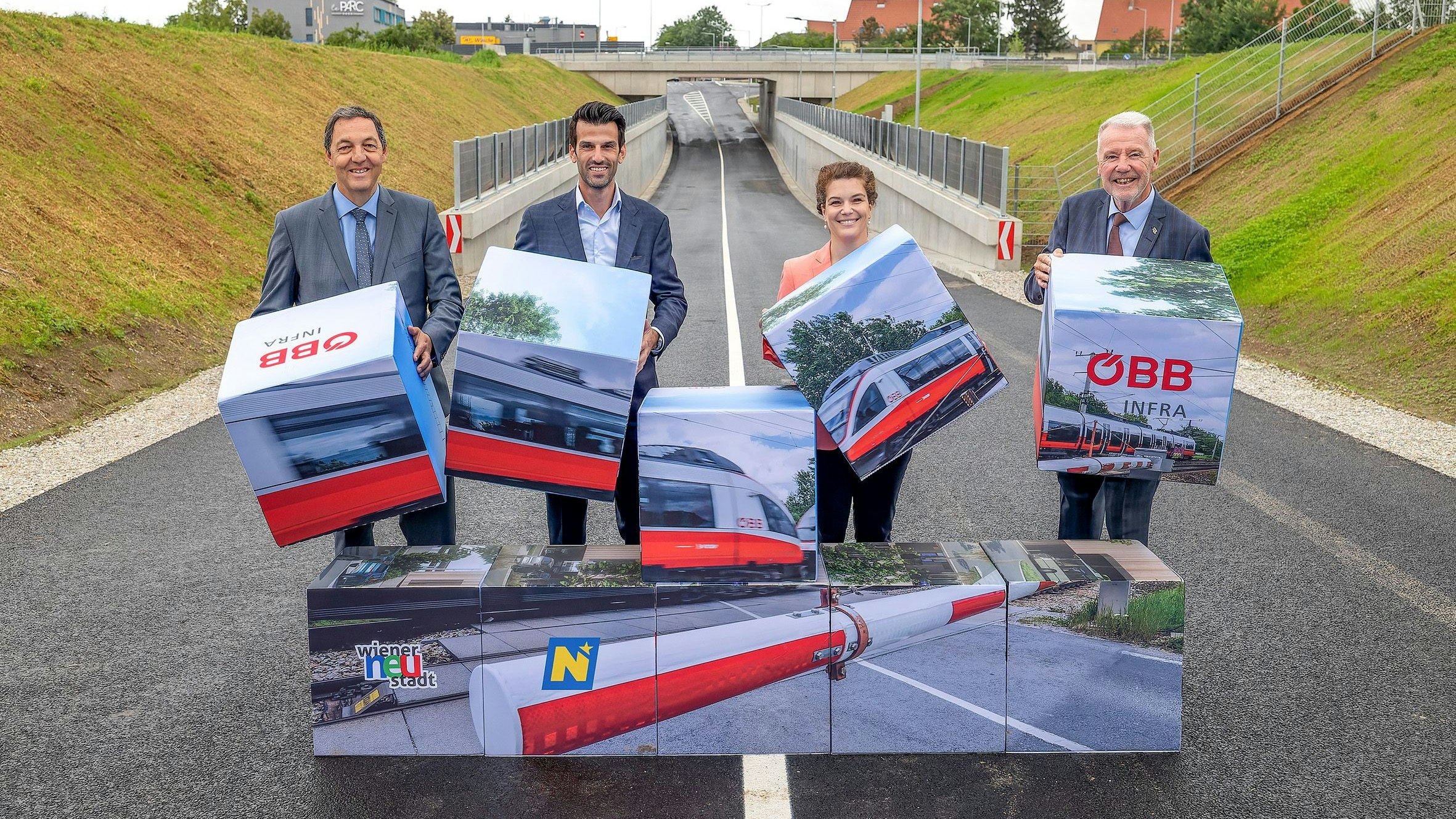 Zwei Jahre dauerte der Bau der B54-Unterführung. Nun ist sie für den Verkehr freigegeben