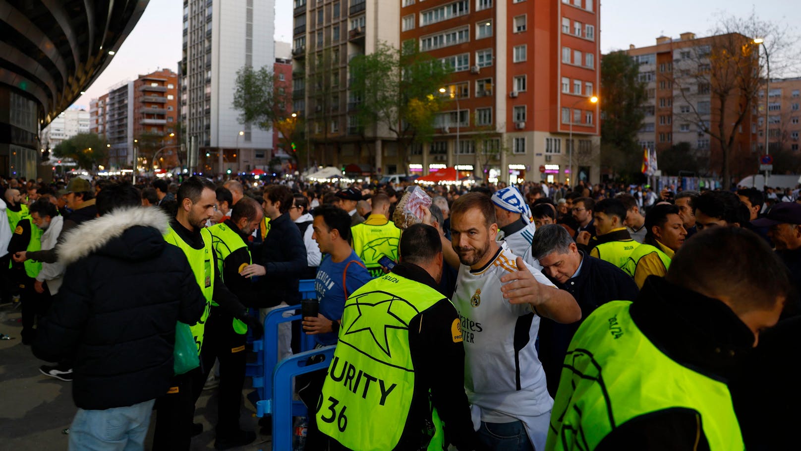 IS-Unterstützer wollte als Security zur Fußball-EM