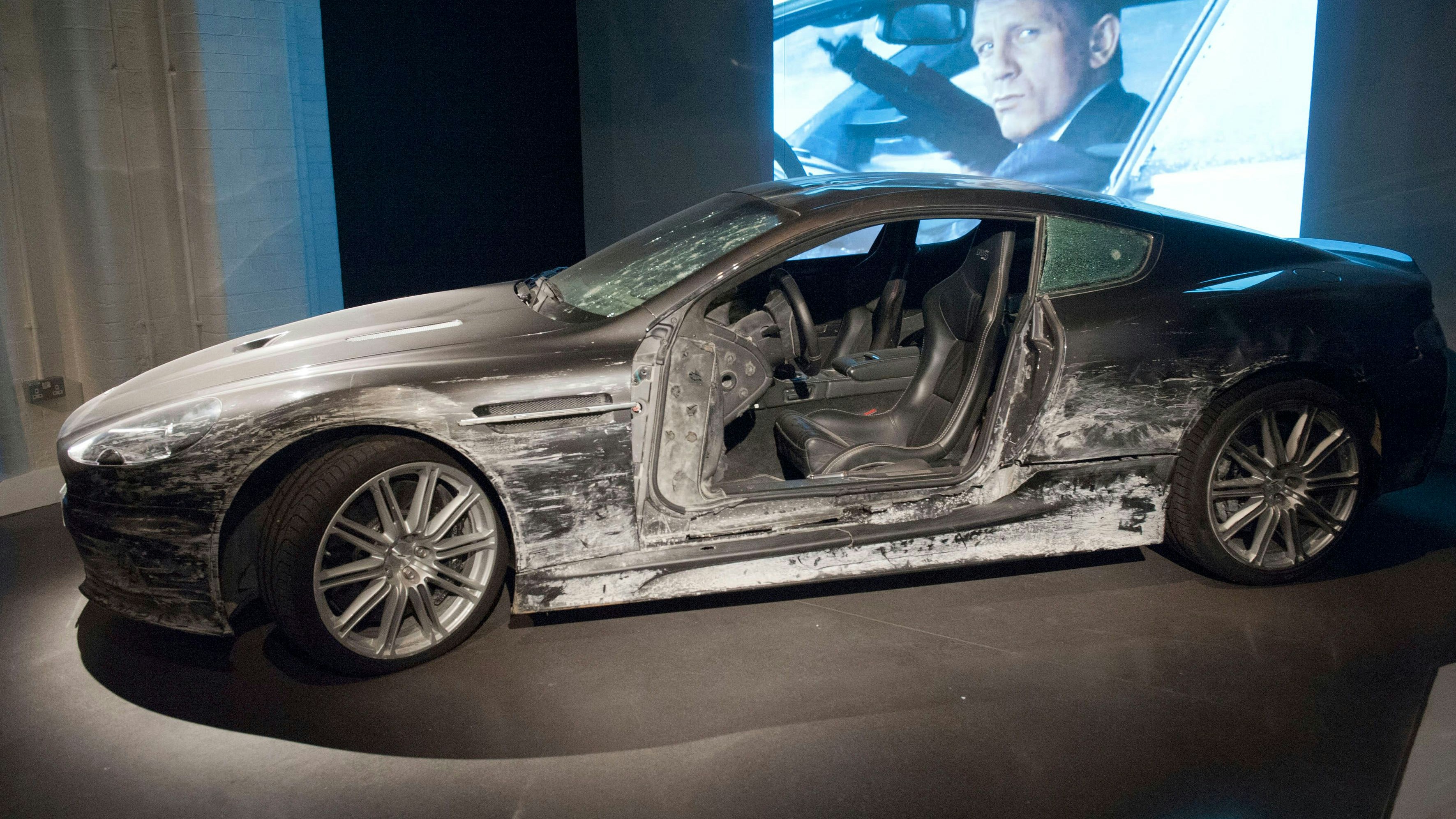 Was von jenem Aston Martin DBS V12 übrig blieb, mit dem der Stuntman Adam Kirley für "Casino Royale" 2006 die bis dahin meisten Überschläge schaffte. Zehn Mal überschlug sich der Wagen, ehe er zum Stillstand kam. Erst für den Actionstreifen "The Fall Guy", der diesen April im Kino anlief, wurde dieser Rekord gebrochen