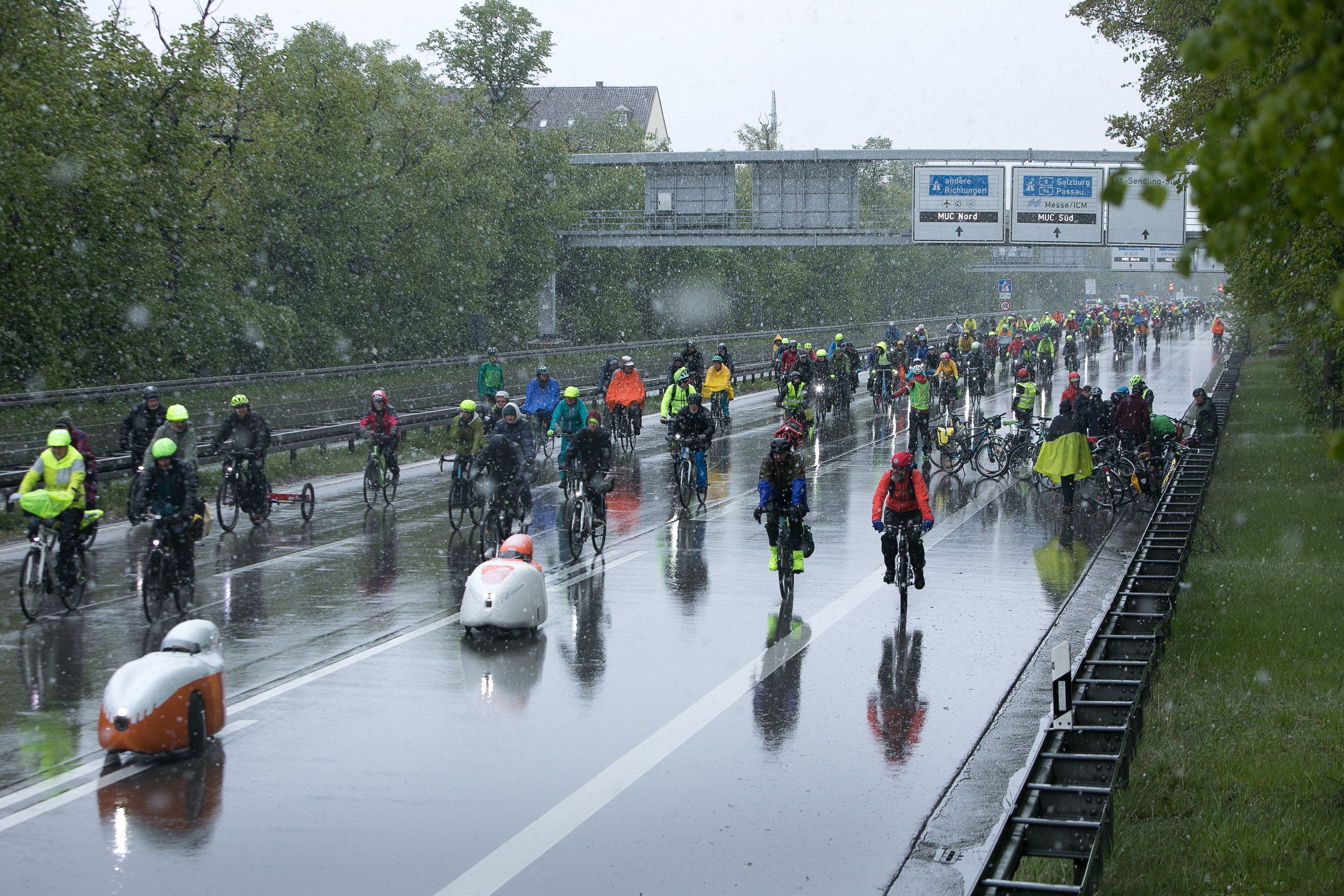 Eine Rad-Demo wird für eine stundenlange Sperre der Autobahn sorgen. (Archivbild)